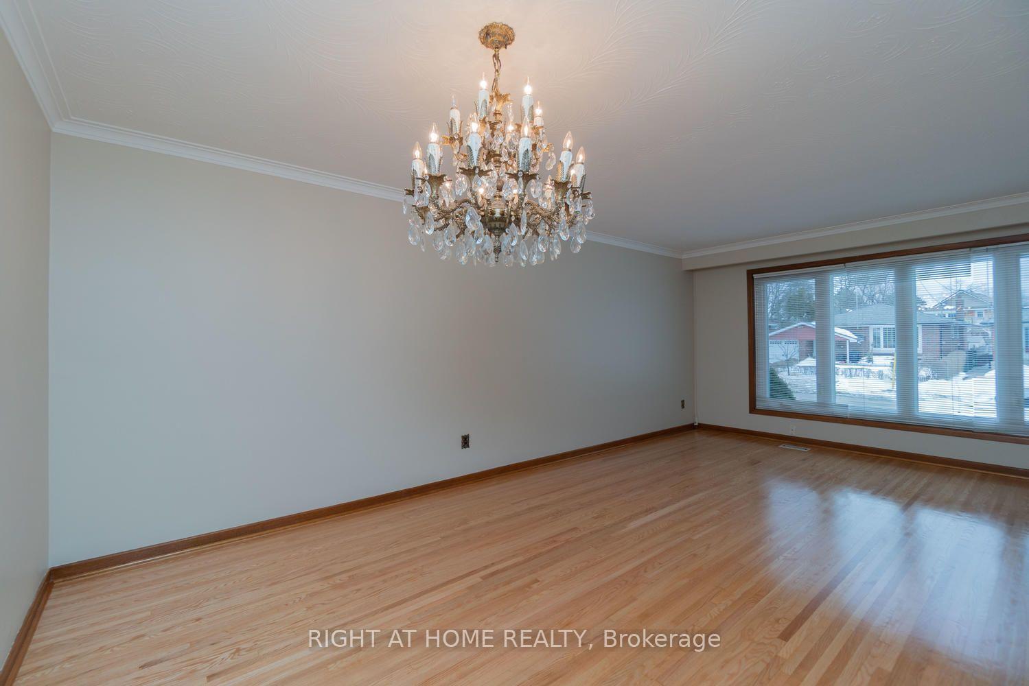 Photo 4 of 55 Limevale Crescent, Scarborough, West Hill — HOMEH