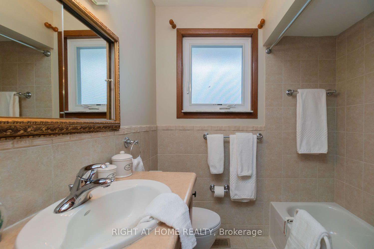 Photo 9 of 55 Limevale Crescent, Scarborough, West Hill — HOMEH