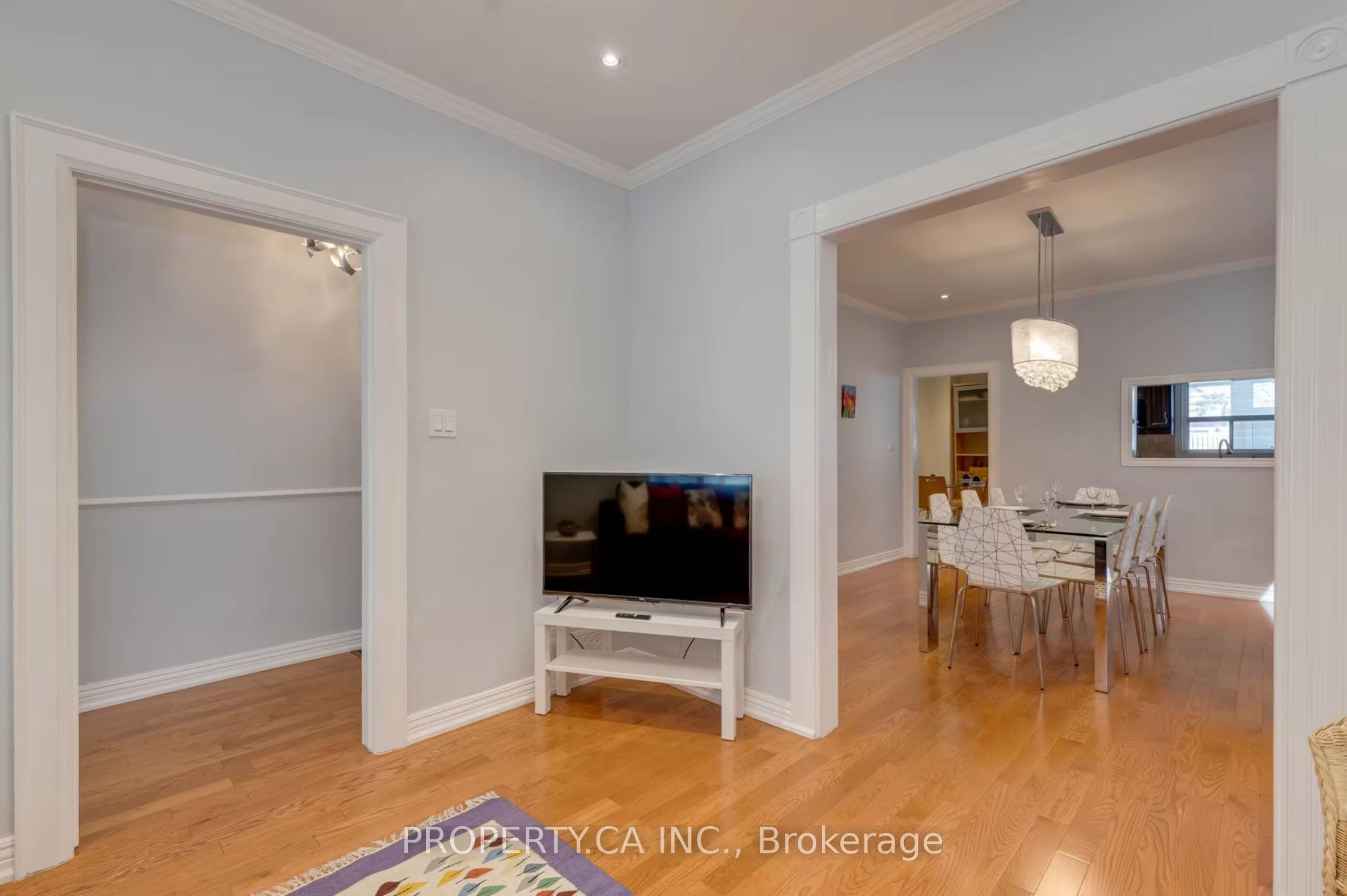 Photo 4 of 34 Ashbury Avenue, Toronto, Oakwood Village — HOMEH
