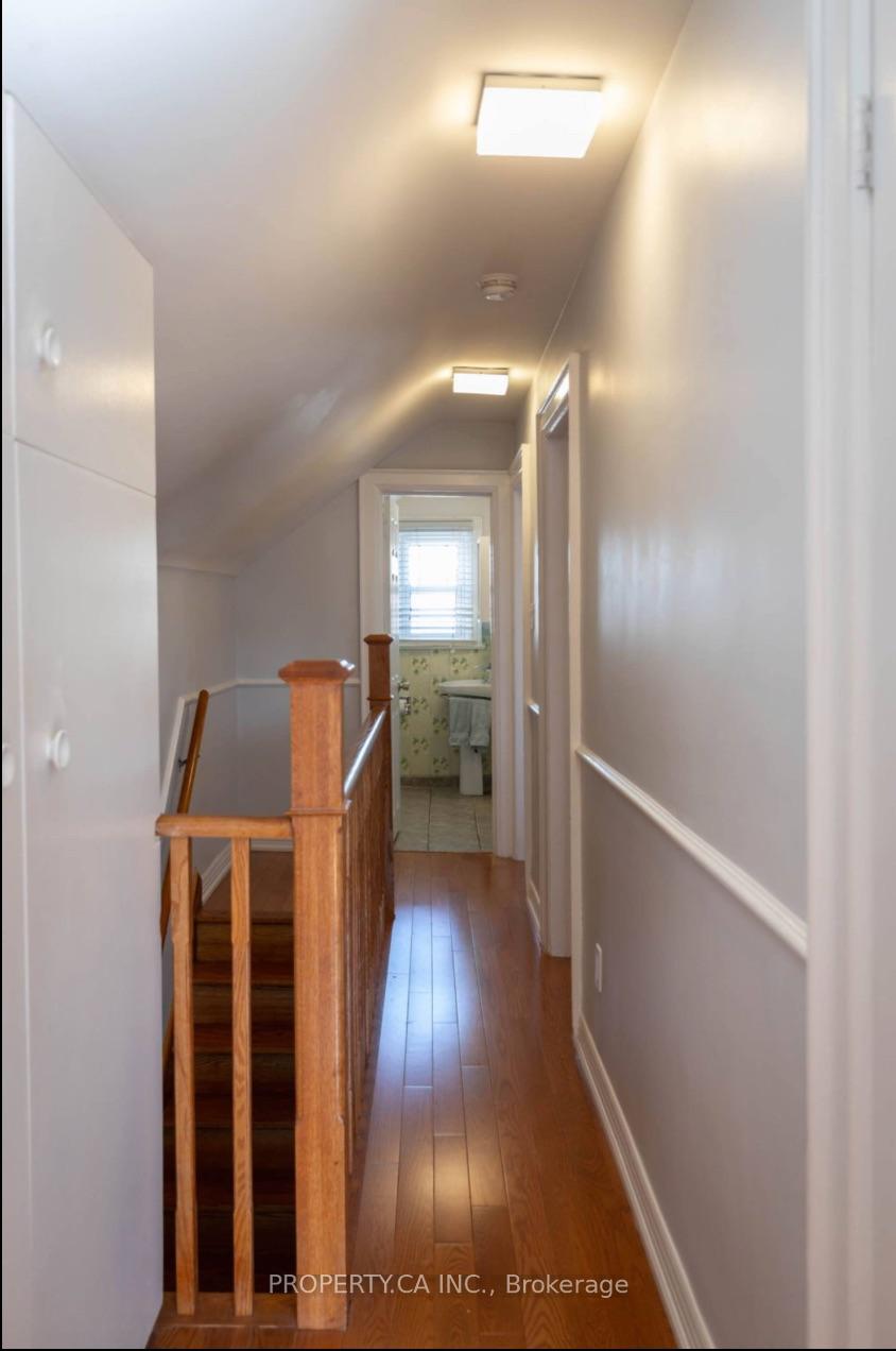 Photo 17 of 34 Ashbury Avenue, Toronto, Oakwood Village — HOMEH