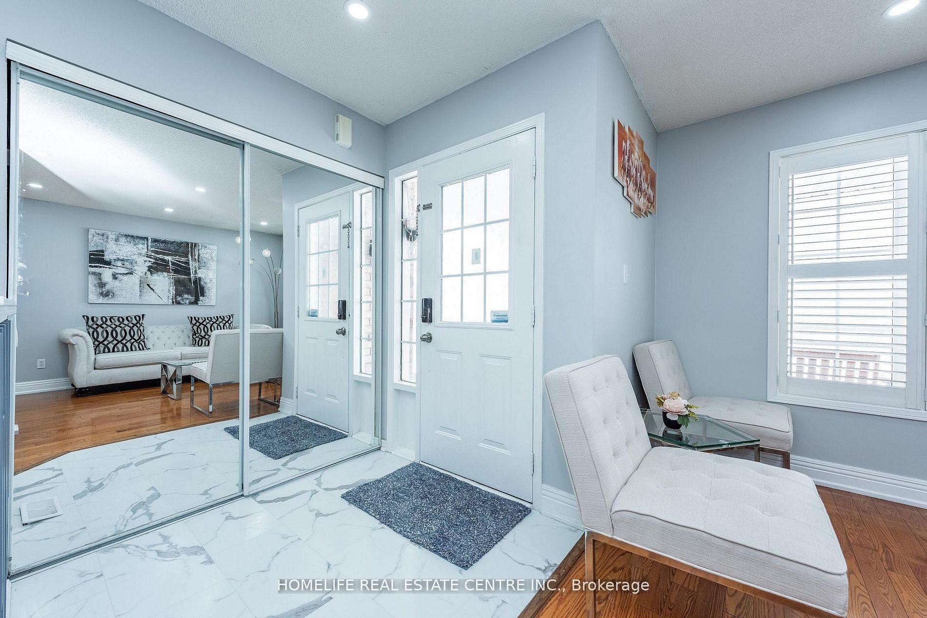 Photo 5 of 108 Fairhill Avenue, Brampton, Fletcher's Meadow — HOMEH