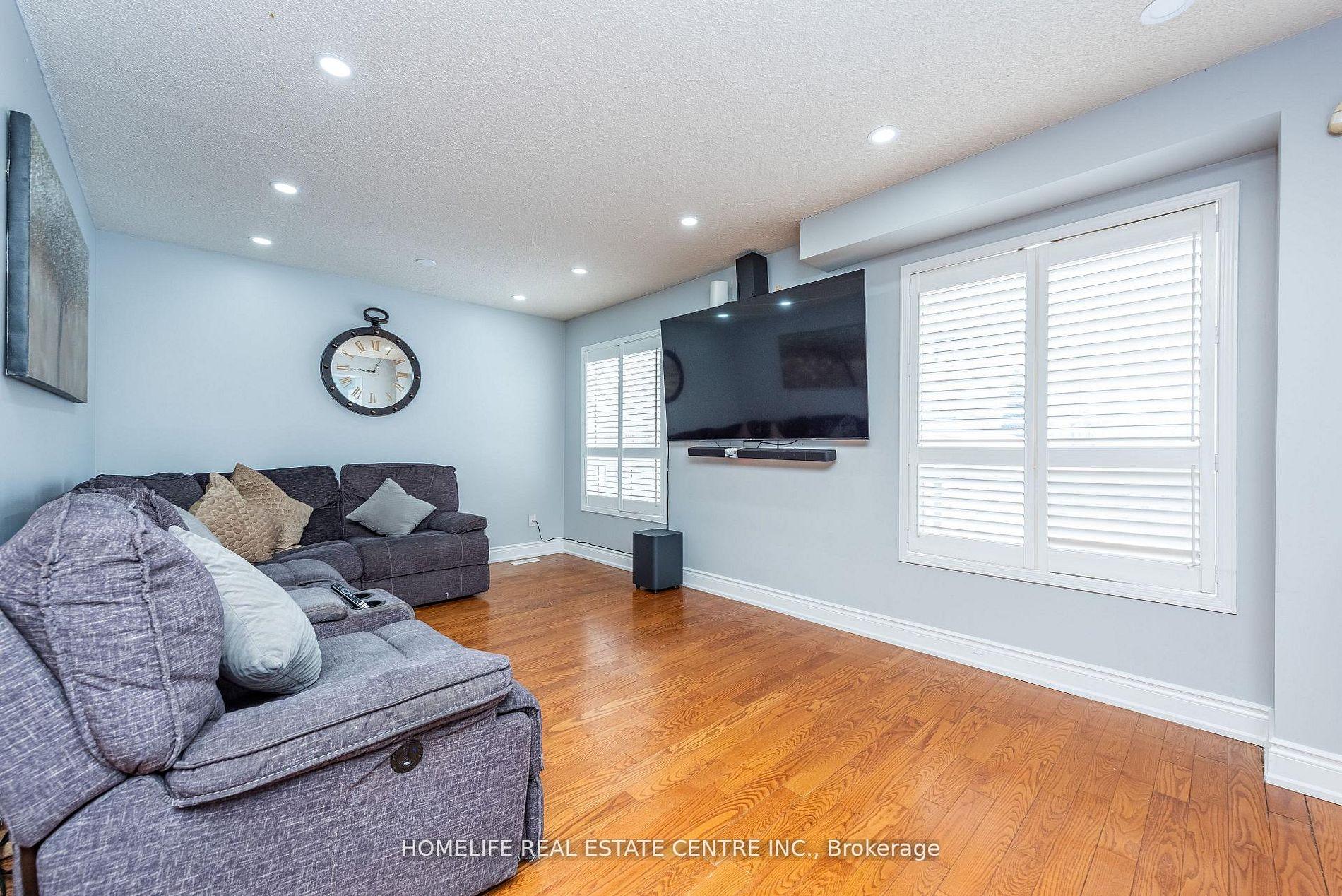 Photo 11 of 108 Fairhill Avenue, Brampton, Fletcher's Meadow — HOMEH