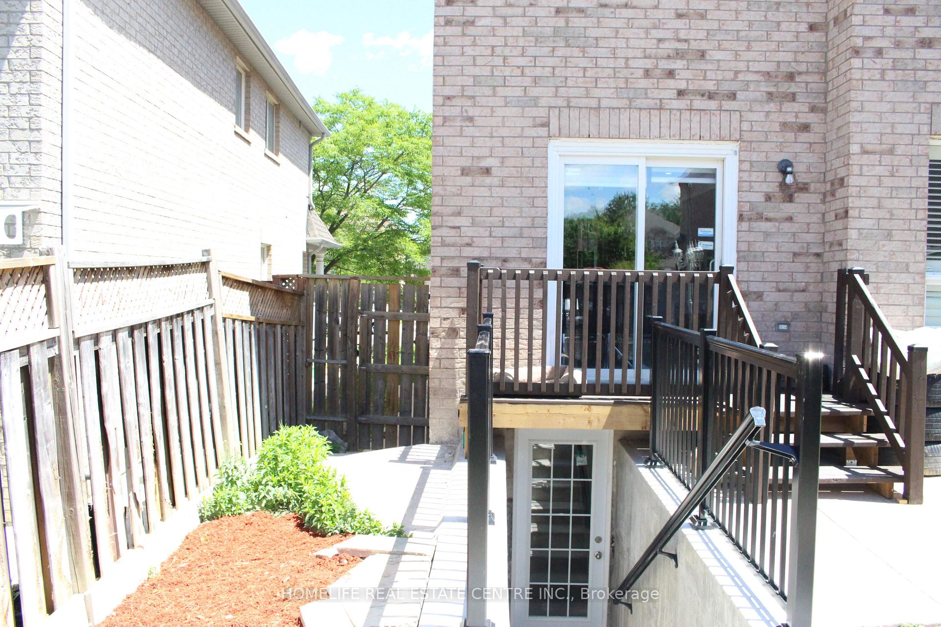 Photo 32 of 108 Fairhill Avenue, Brampton, Fletcher's Meadow — HOMEH