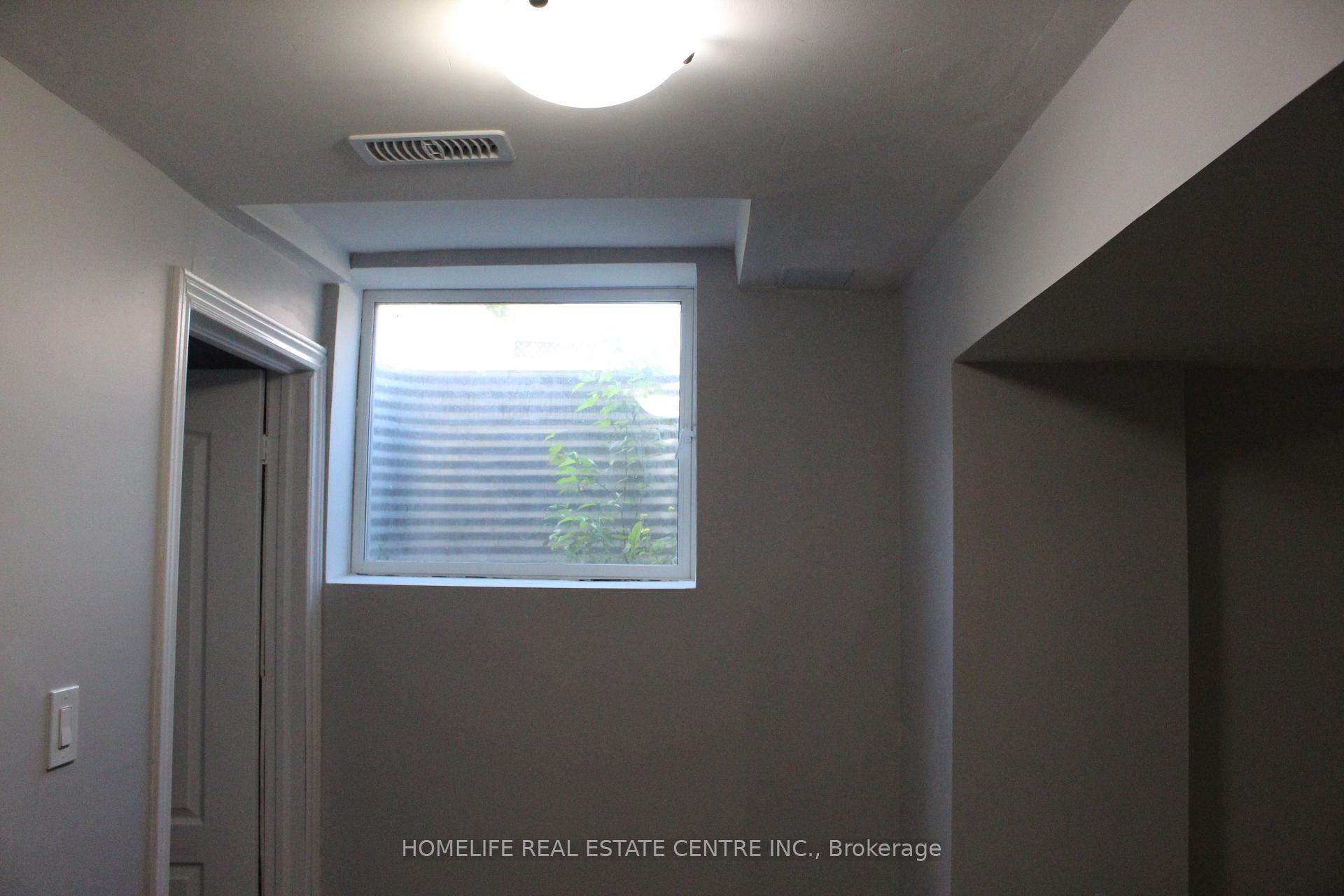 Photo 41 of 108 Fairhill Avenue, Brampton, Fletcher's Meadow — HOMEH
