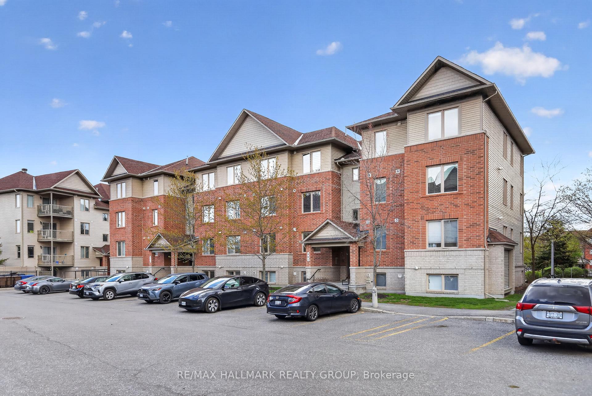 Photo 2 of Unit 3, 585 Stonefield Private, Ottawa, Barrhaven East — HOMEH