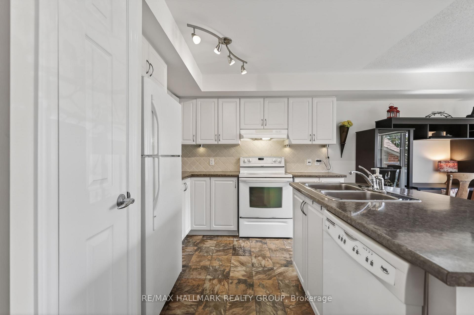 Photo 6 of Unit 3, 585 Stonefield Private, Ottawa, Barrhaven East — HOMEH