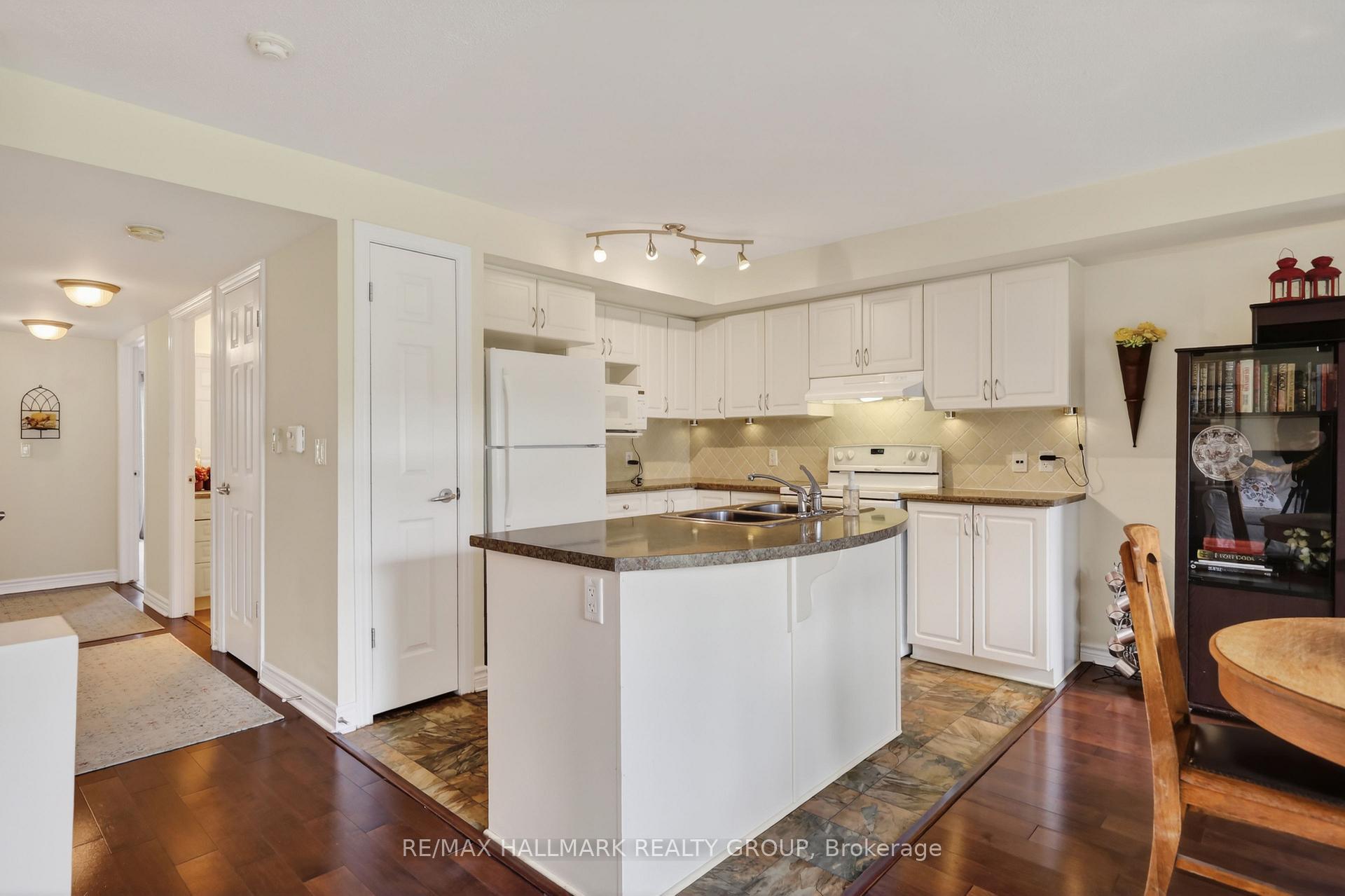 Photo 11 of Unit 3, 585 Stonefield Private, Ottawa, Barrhaven East — HOMEH