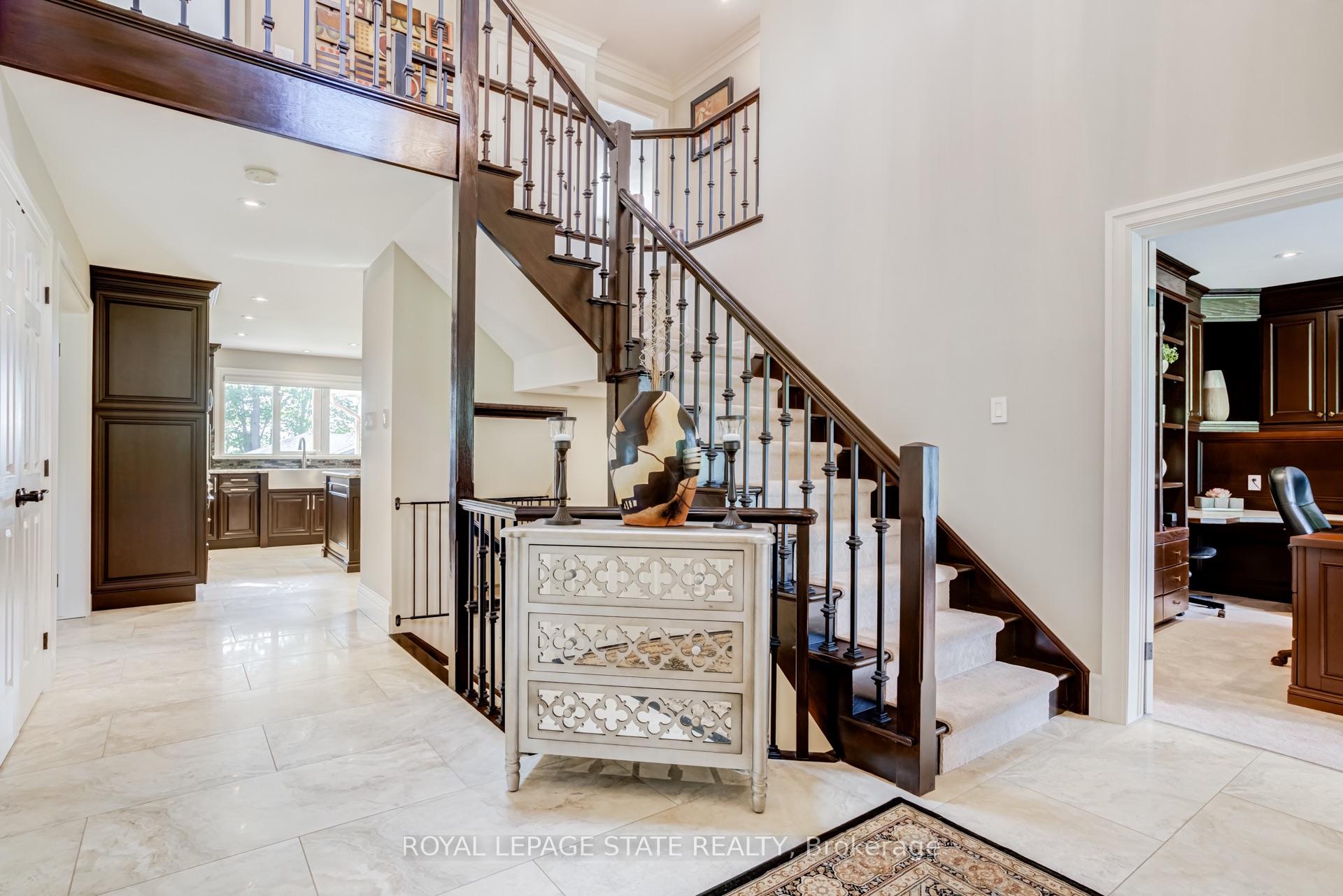 Photo 6 of 994 Courtland Drive, Hamilton, Rural Ancaster — HOMEH