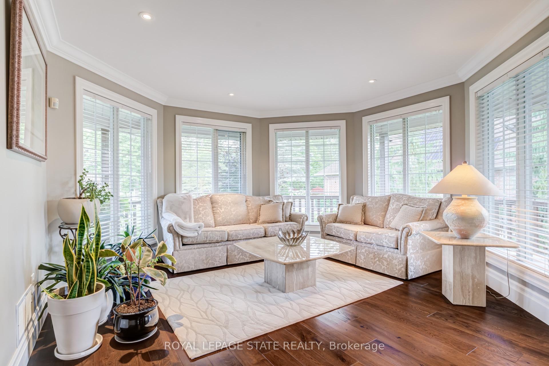Photo 7 of 994 Courtland Drive, Hamilton, Rural Ancaster — HOMEH