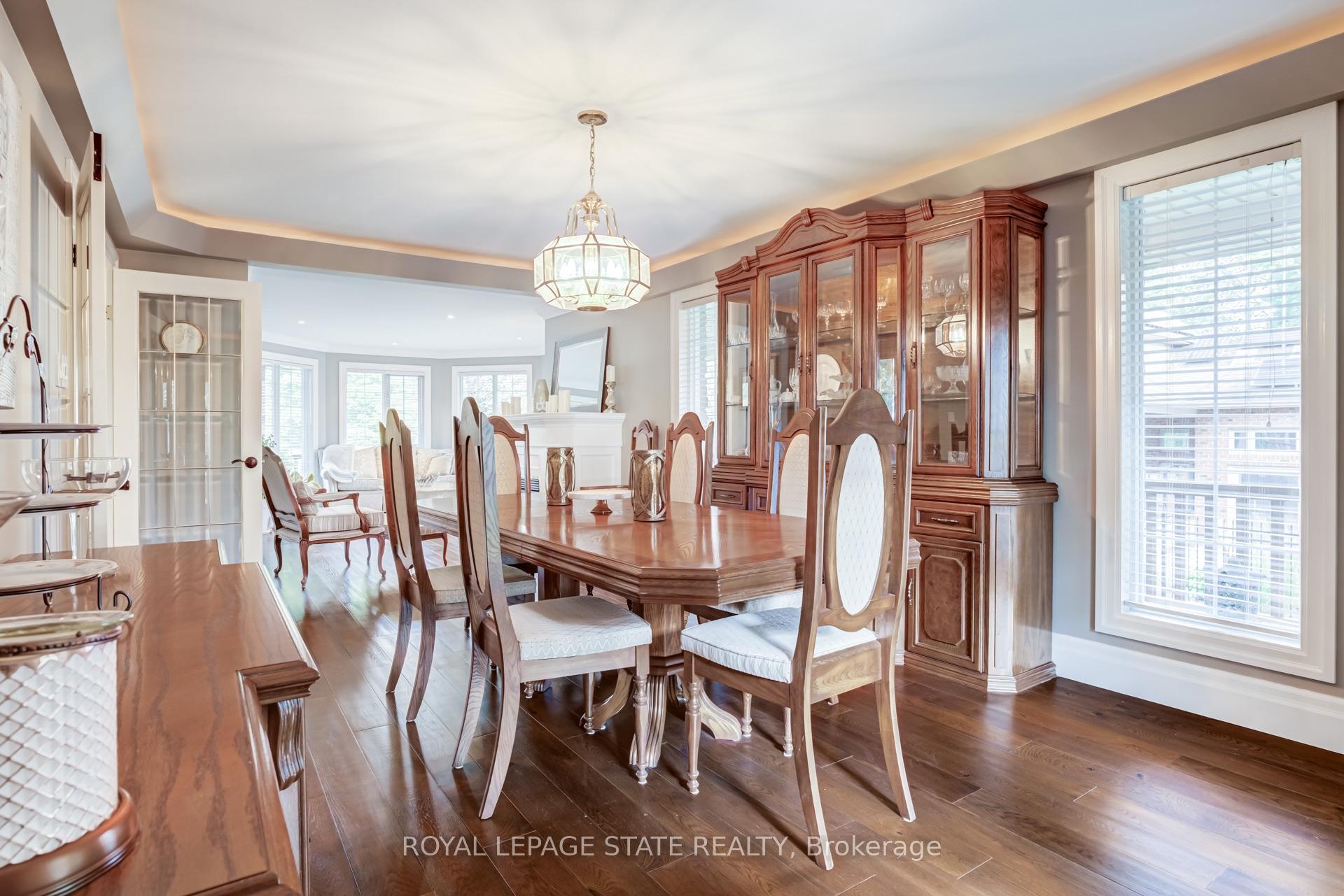 Photo 9 of 994 Courtland Drive, Hamilton, Rural Ancaster — HOMEH