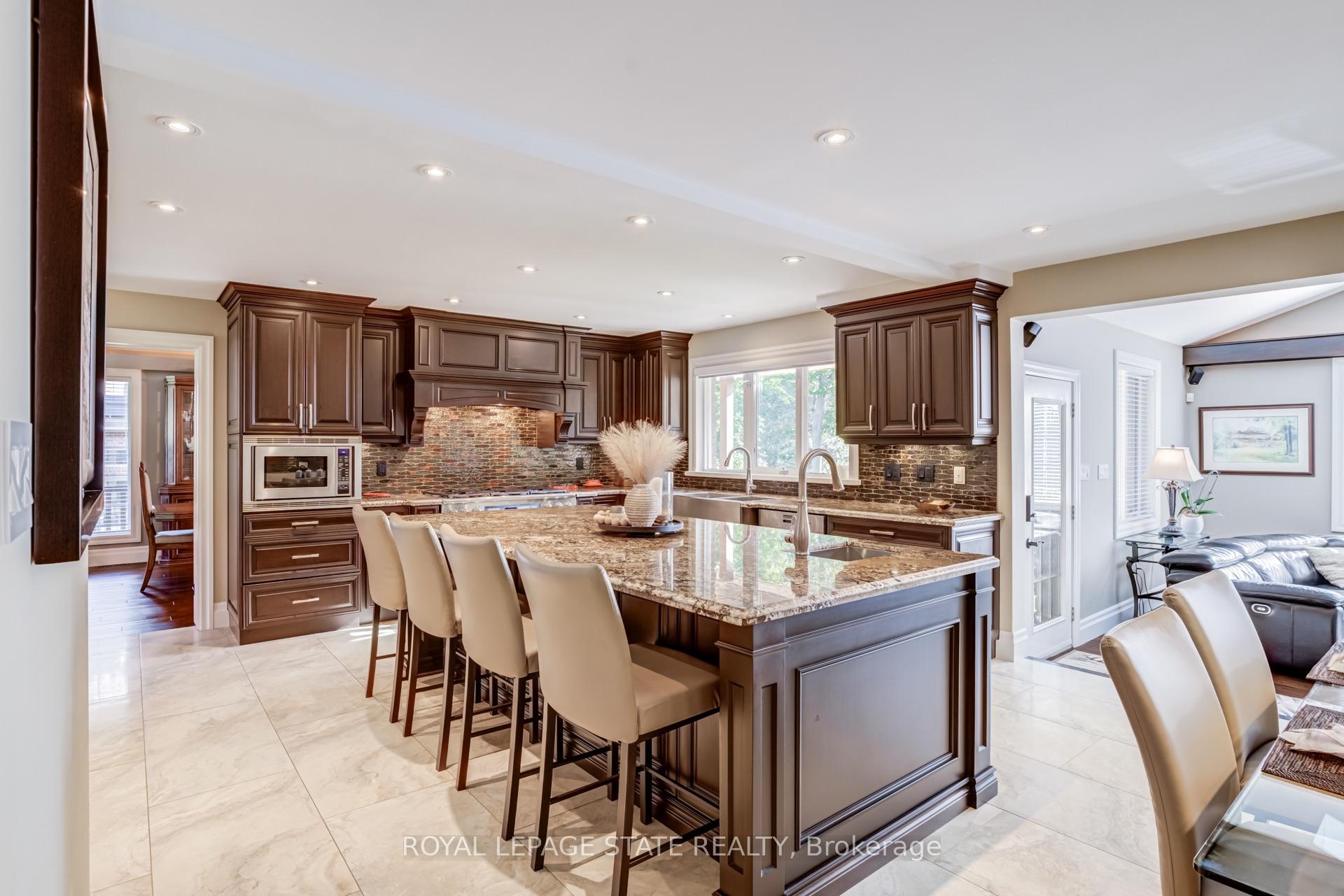Photo 11 of 994 Courtland Drive, Hamilton, Rural Ancaster — HOMEH