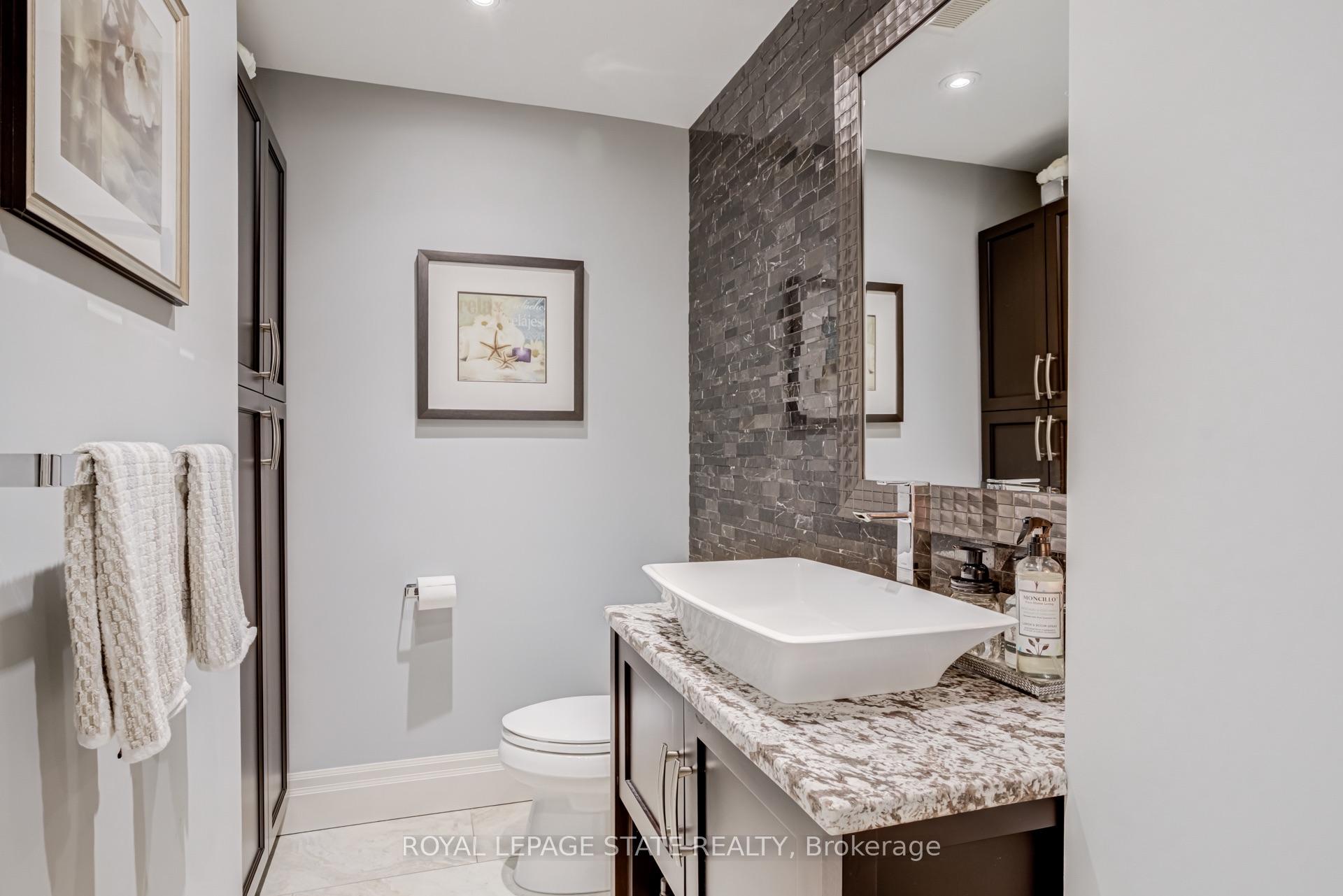 Photo 17 of 994 Courtland Drive, Hamilton, Rural Ancaster — HOMEH
