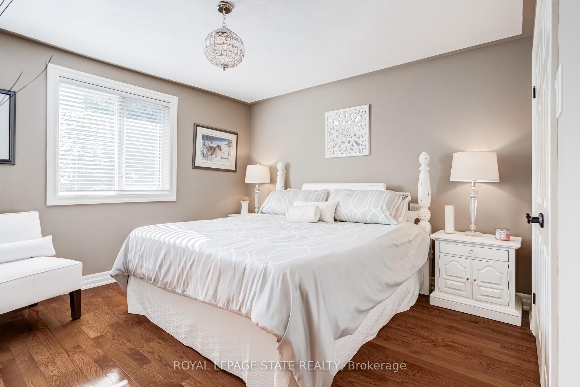 Photo 24 of 994 Courtland Drive, Hamilton, Rural Ancaster — HOMEH