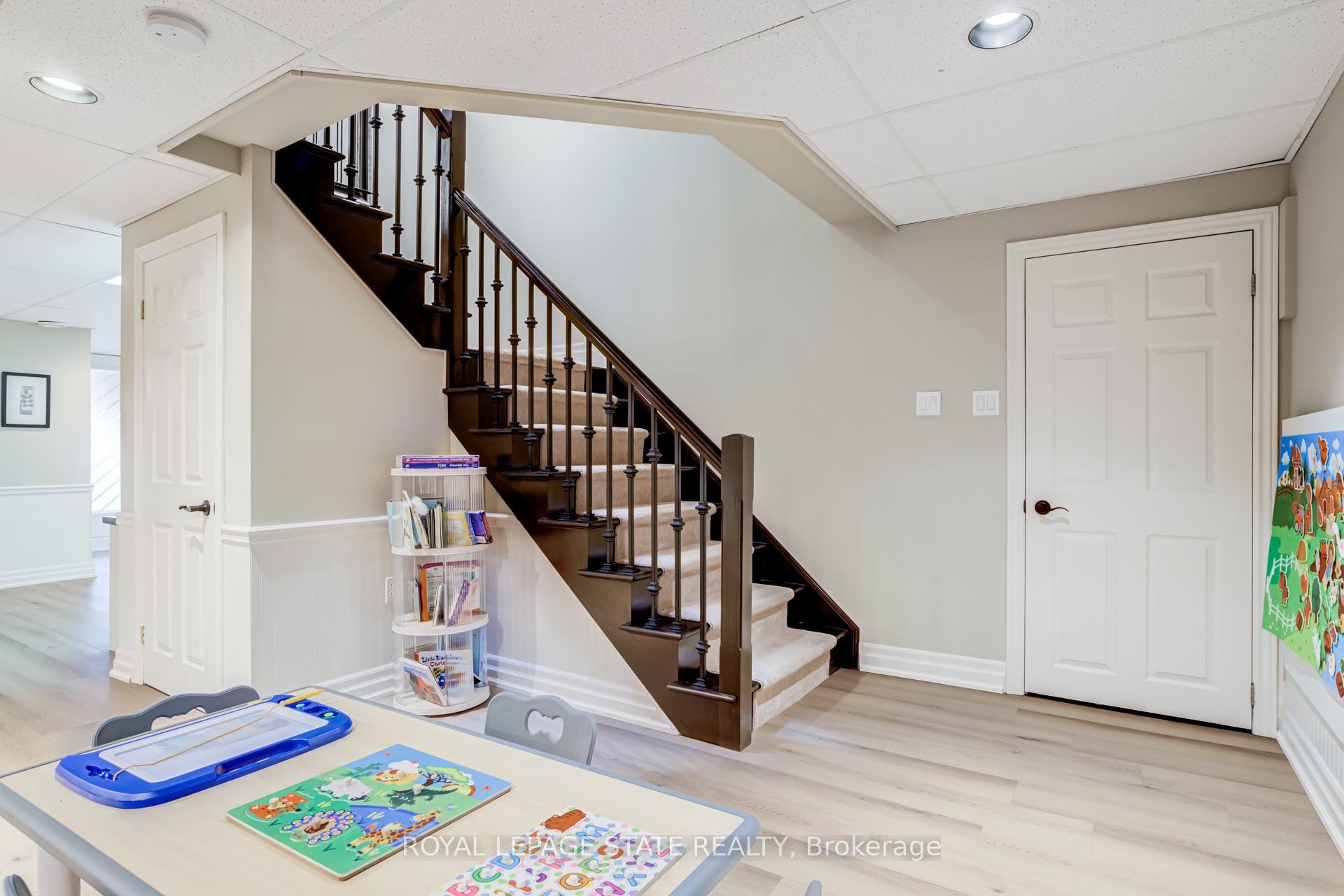 Photo 29 of 994 Courtland Drive, Hamilton, Rural Ancaster — HOMEH