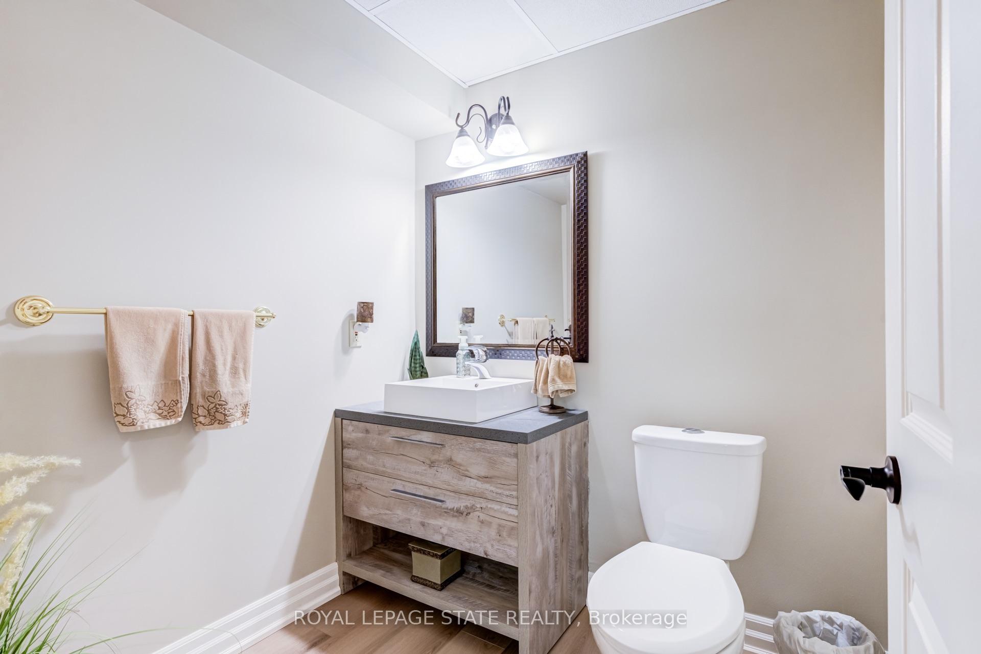Photo 34 of 994 Courtland Drive, Hamilton, Rural Ancaster — HOMEH