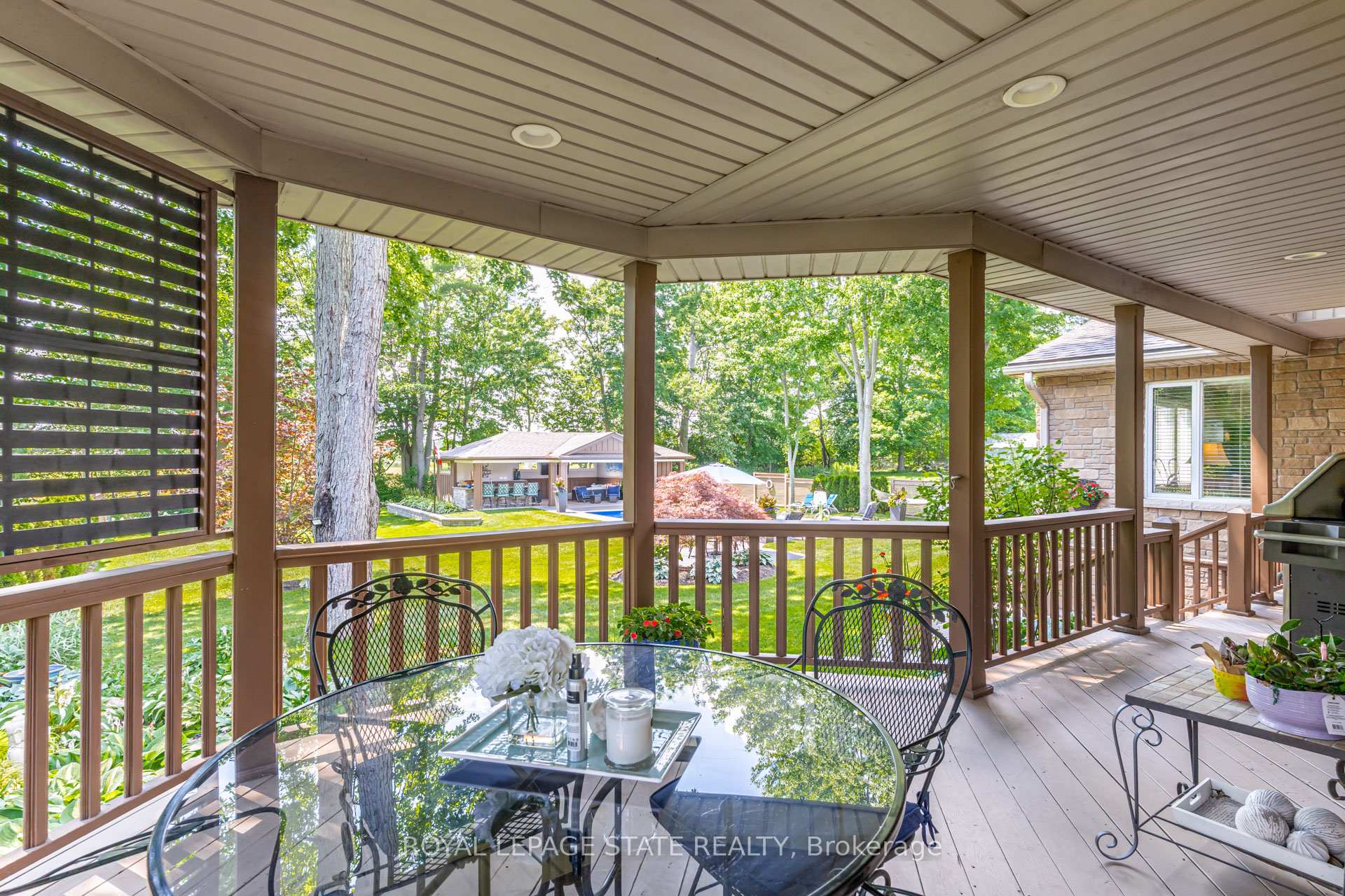 Photo 37 of 994 Courtland Drive, Hamilton, Rural Ancaster — HOMEH