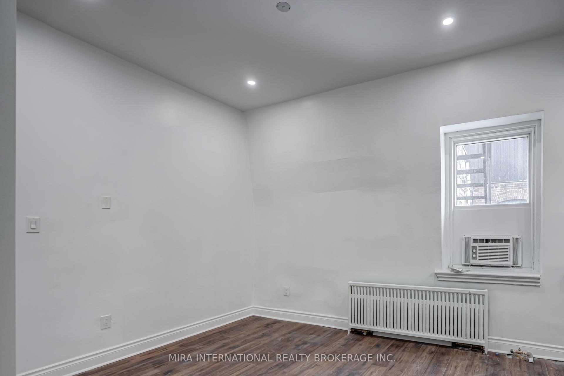 Photo 2 of Unit 204, 180 Sherbourne Street, Toronto, Moss Park — HOMEH