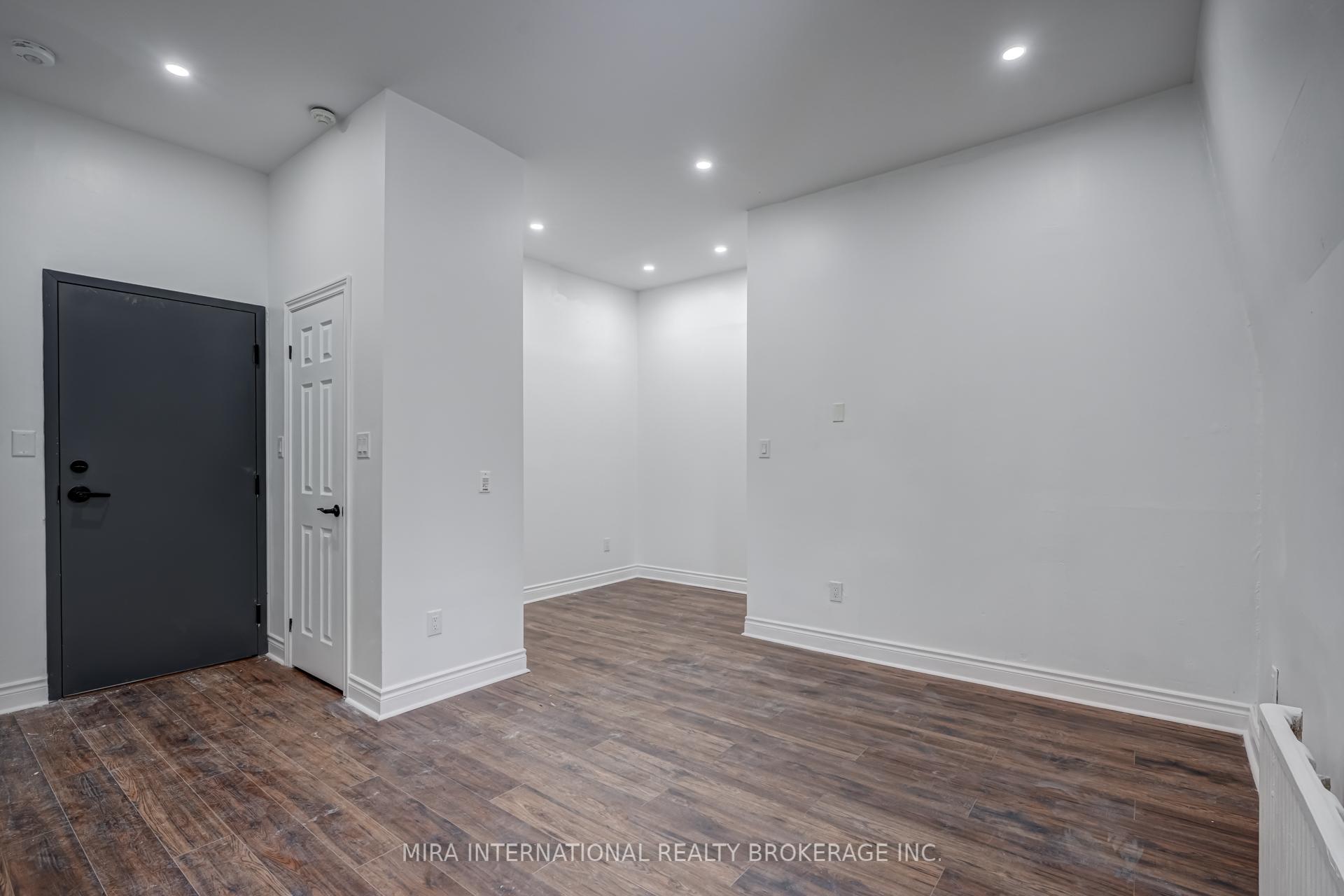 Photo 3 of Unit 204, 180 Sherbourne Street, Toronto, Moss Park — HOMEH