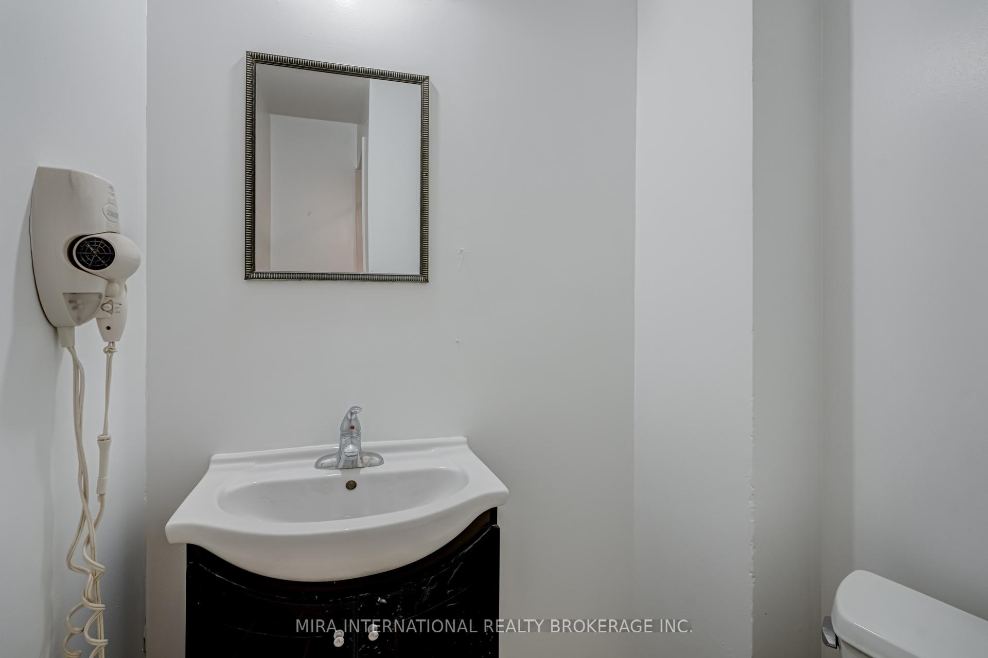 Photo 8 of Unit 204, 180 Sherbourne Street, Toronto, Moss Park — HOMEH