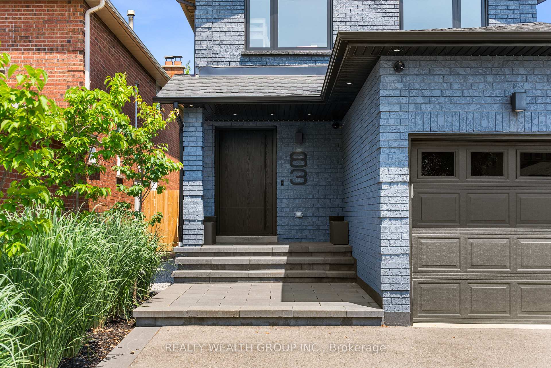 Photo 2 of 83 Governor Crescent, Vaughan, East Woodbridge — HOMEH