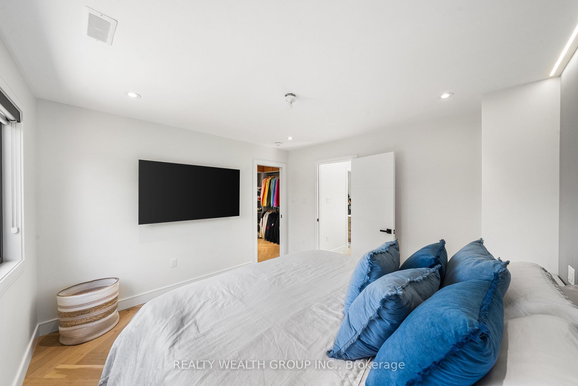 Photo 17 of 83 Governor Crescent, Vaughan, East Woodbridge — HOMEH