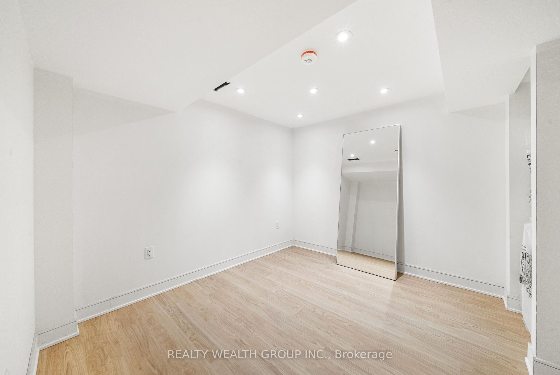 Photo 33 of 83 Governor Crescent, Vaughan, East Woodbridge — HOMEH