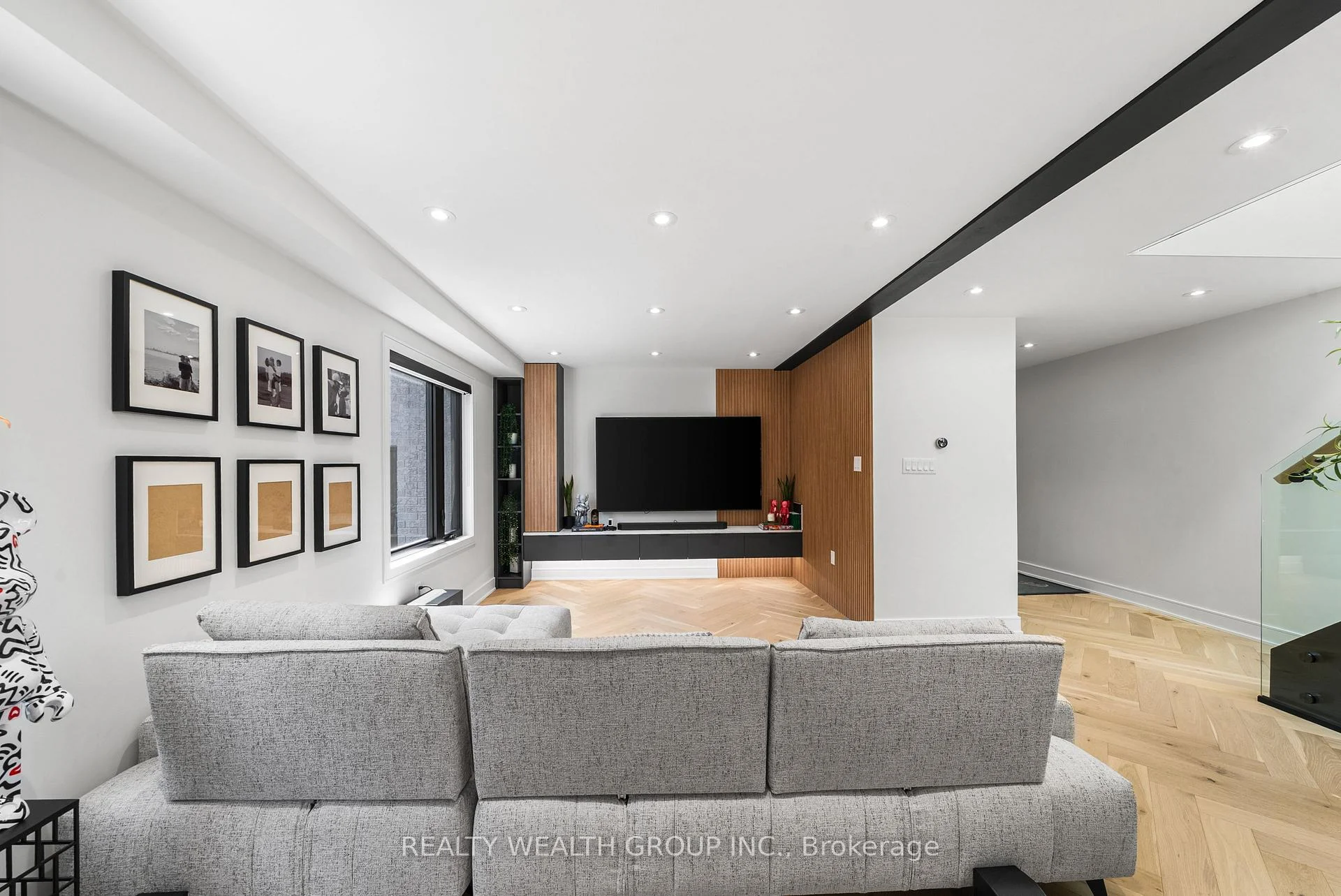 Photo 44 of 83 Governor Crescent, Vaughan, East Woodbridge — HOMEH