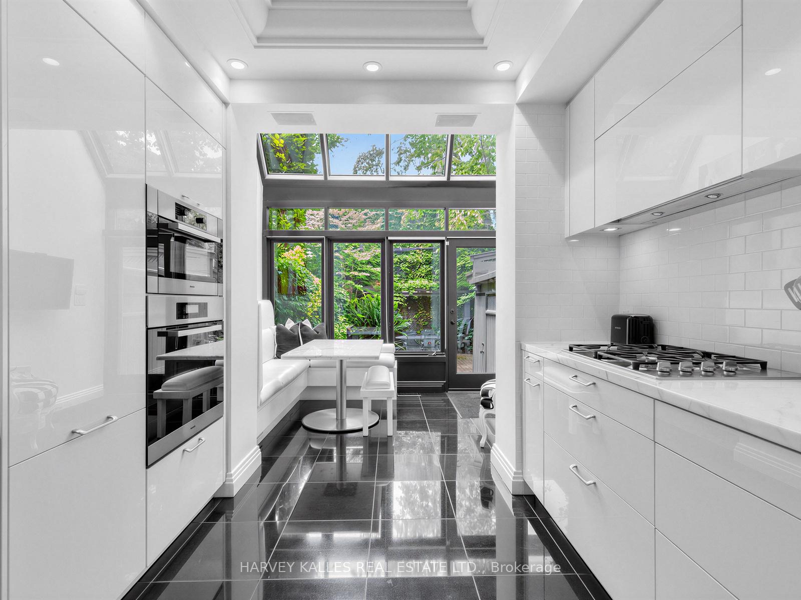Photo 11 of 32 Bernard Avenue, Toronto, The Annex — HOMEH