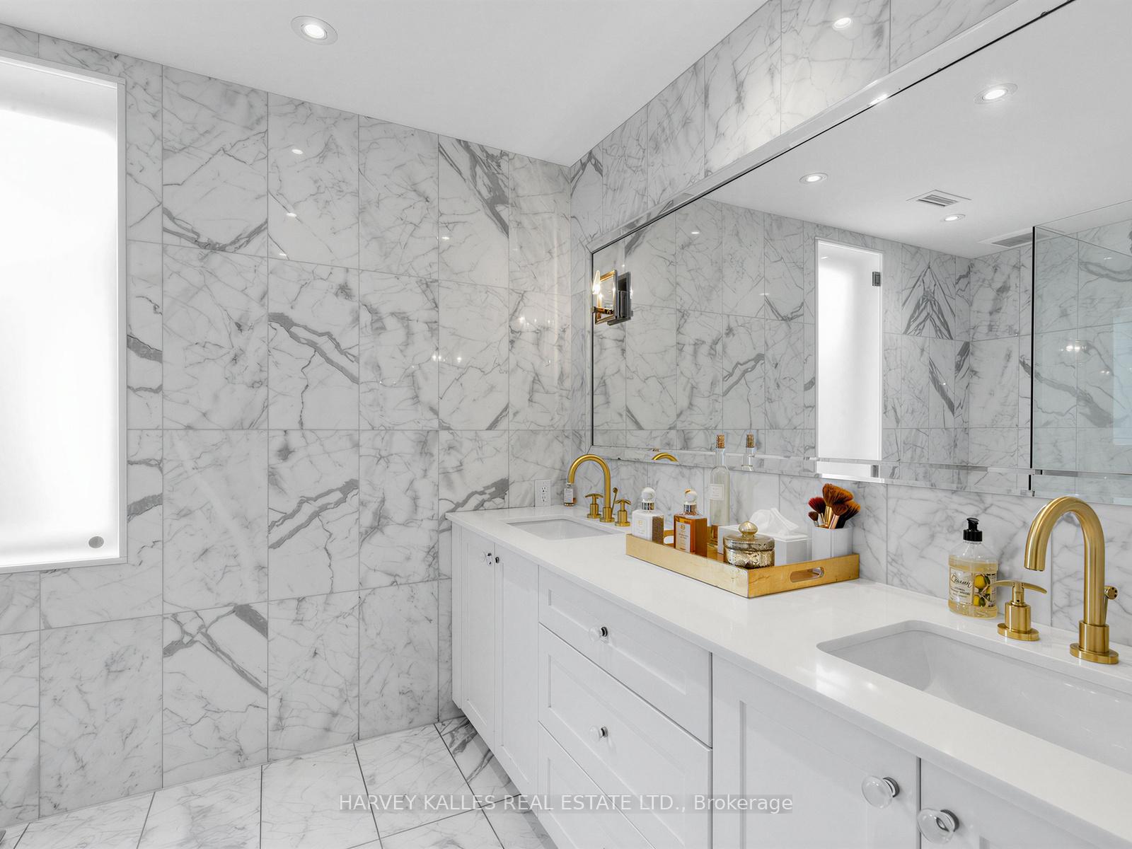 Photo 17 of 32 Bernard Avenue, Toronto, The Annex — HOMEH