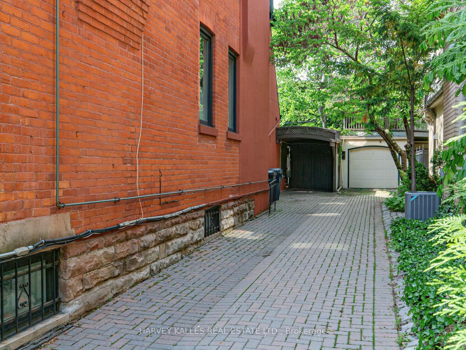 Photo 26 of 32 Bernard Avenue, Toronto, The Annex — HOMEH