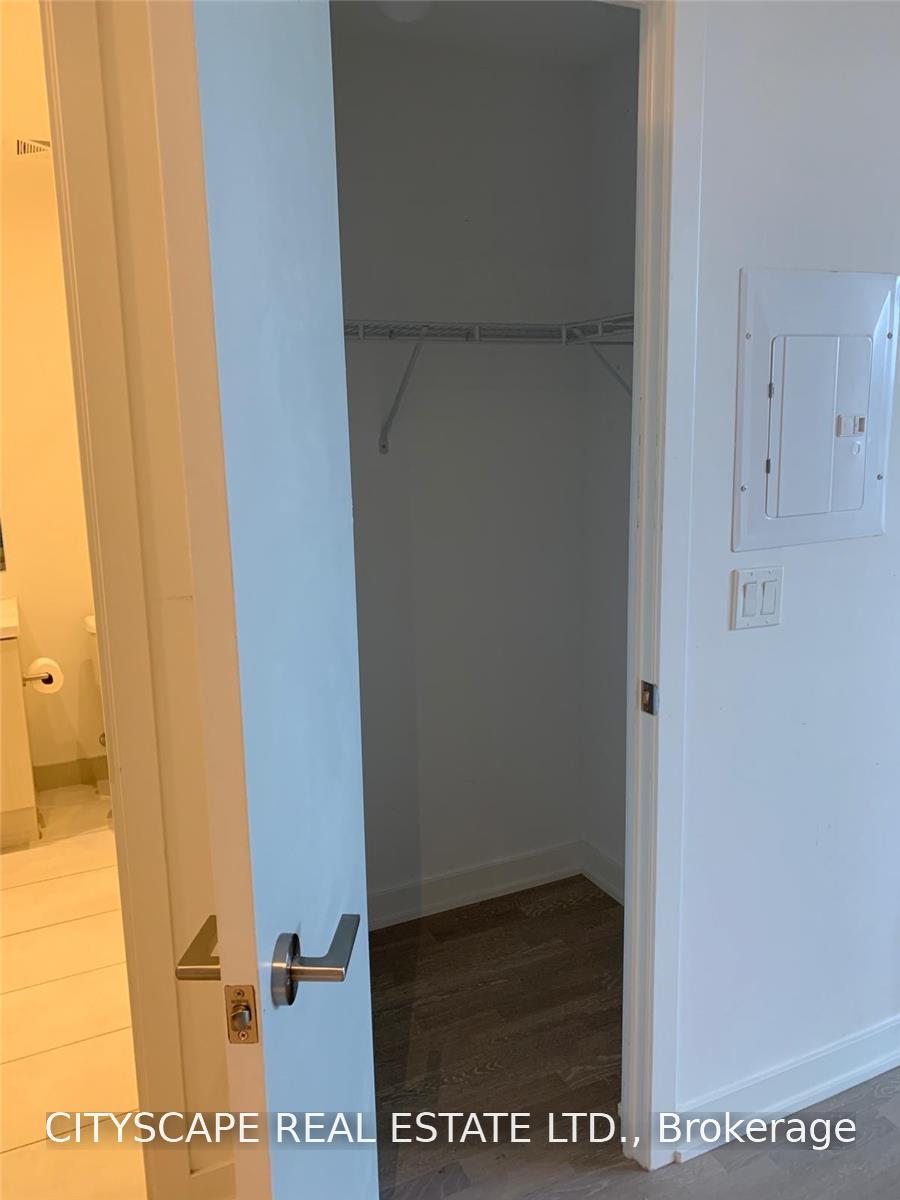 Photo 6 of Unit 606, 501 St. Clair Avenue W, Toronto, Casa Loma — HOMEH