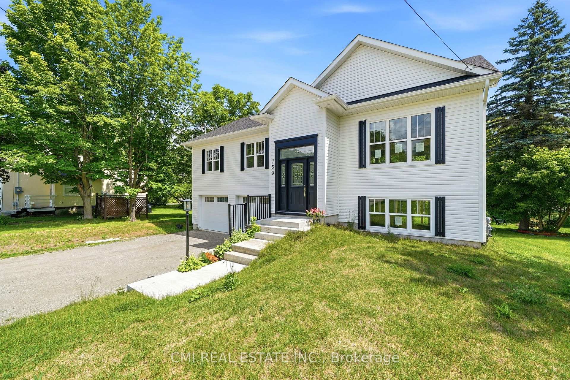 Photo 4 of 753 Fifth Avenue, Tay, Port McNicoll — HOMEH