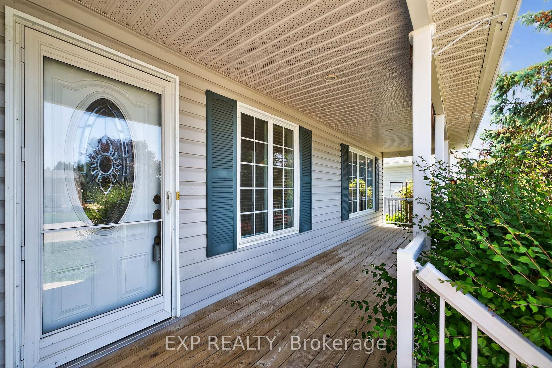 Photo 2 of 30 Illinois Crescent, Wasaga Beach — HOMEH