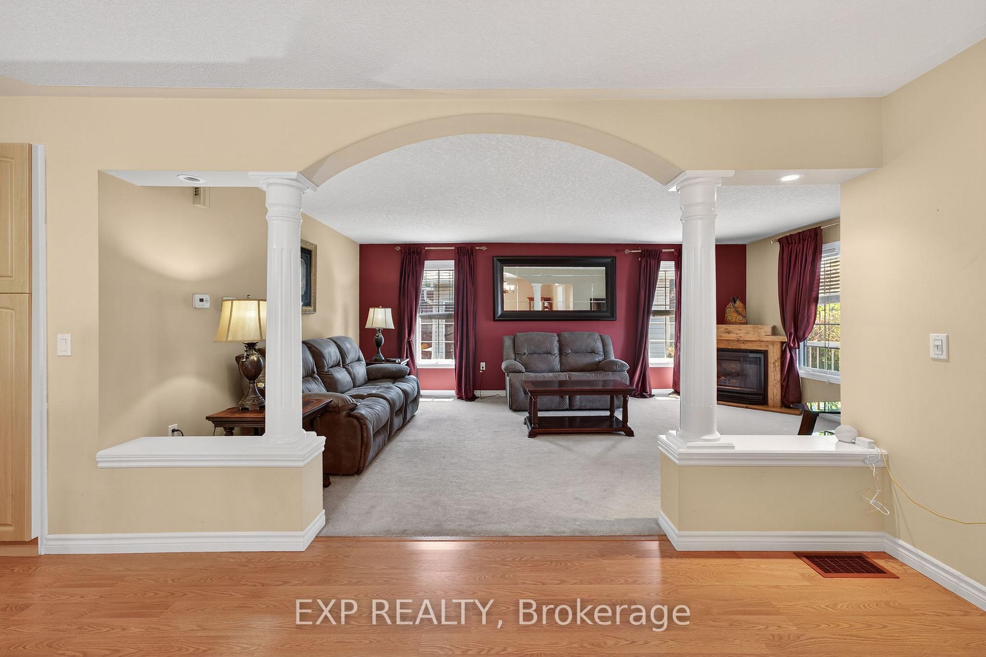 Photo 10 of 30 Illinois Crescent, Wasaga Beach — HOMEH