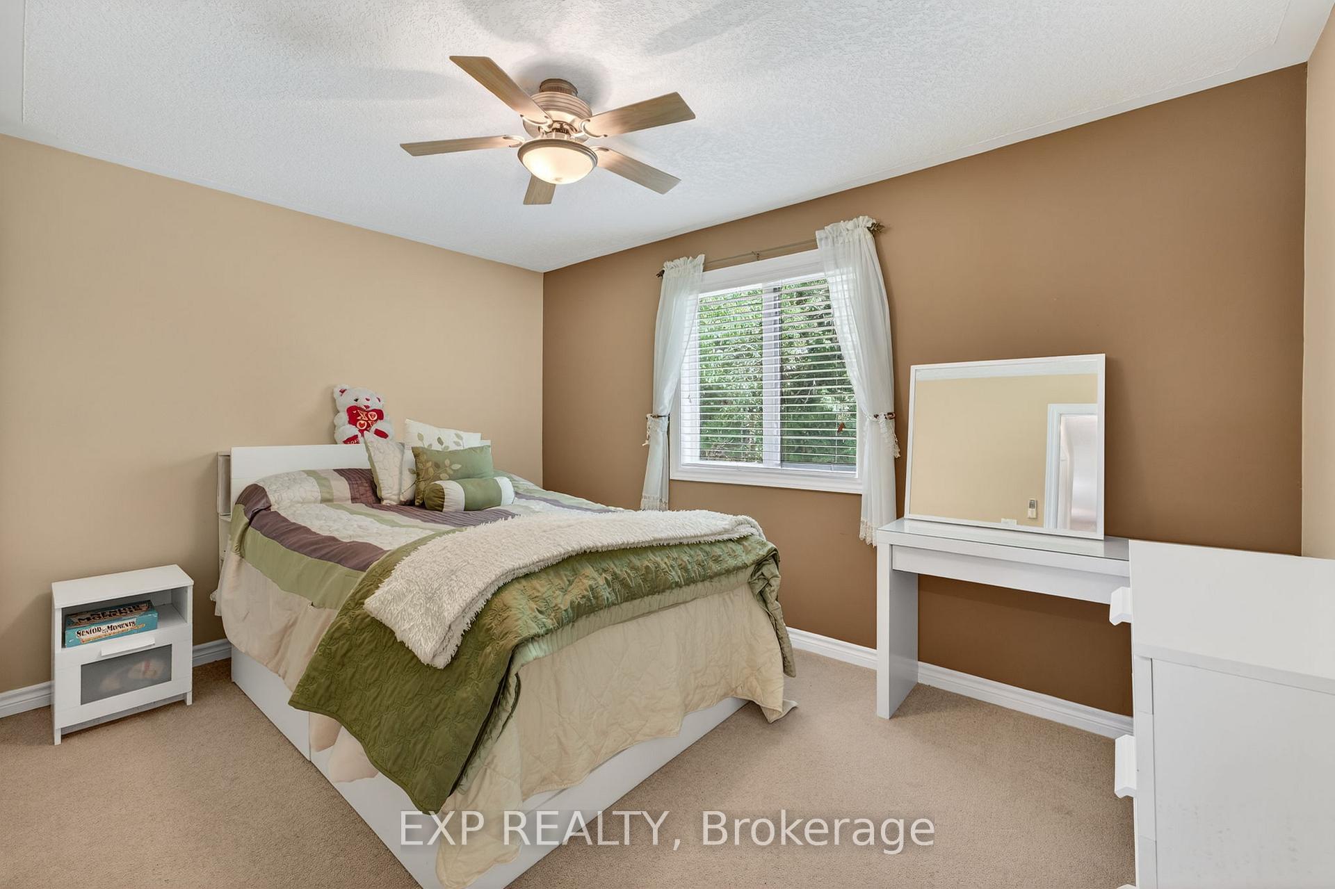 Photo 15 of 30 Illinois Crescent, Wasaga Beach — HOMEH