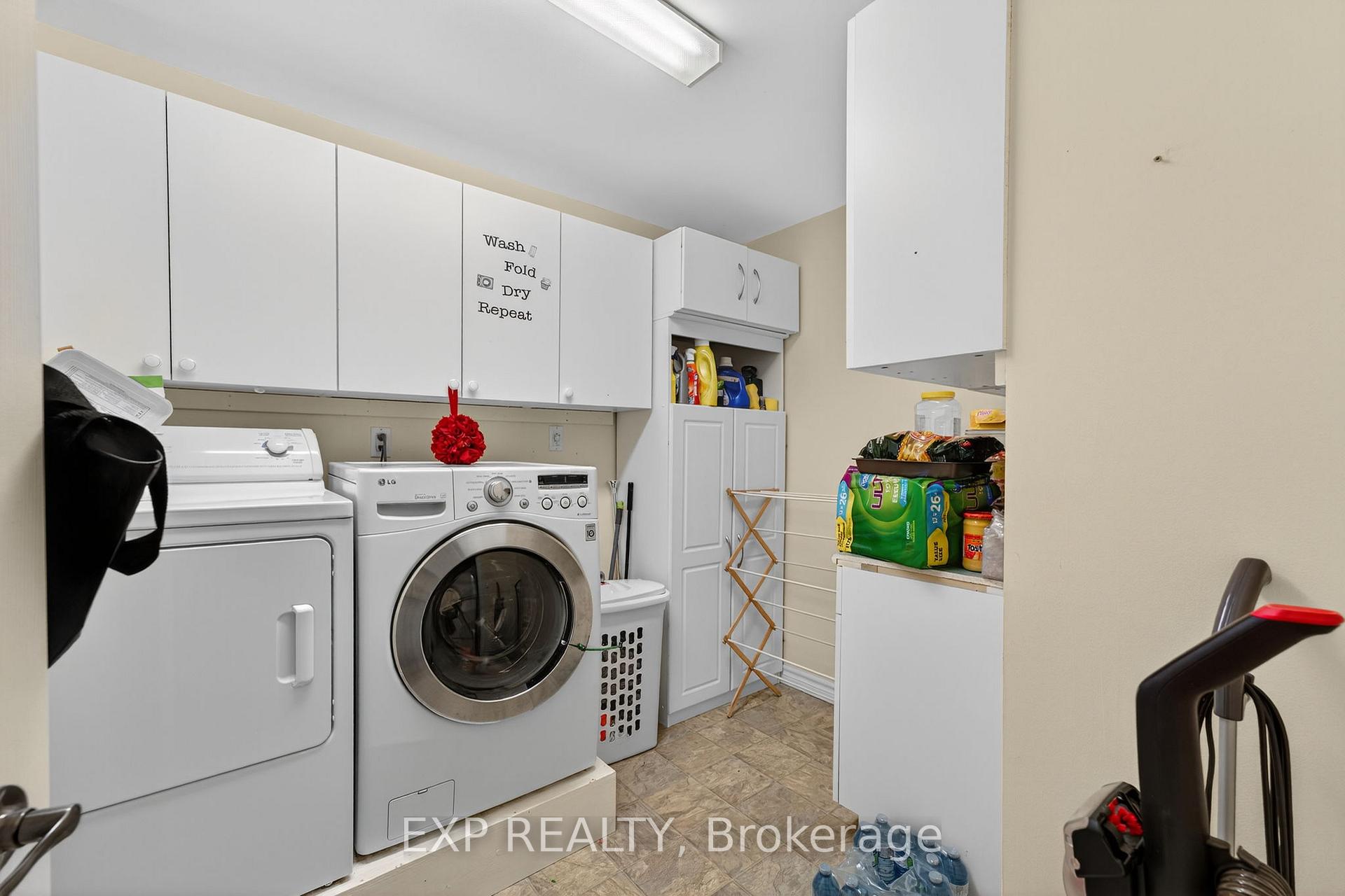 Photo 18 of 30 Illinois Crescent, Wasaga Beach — HOMEH