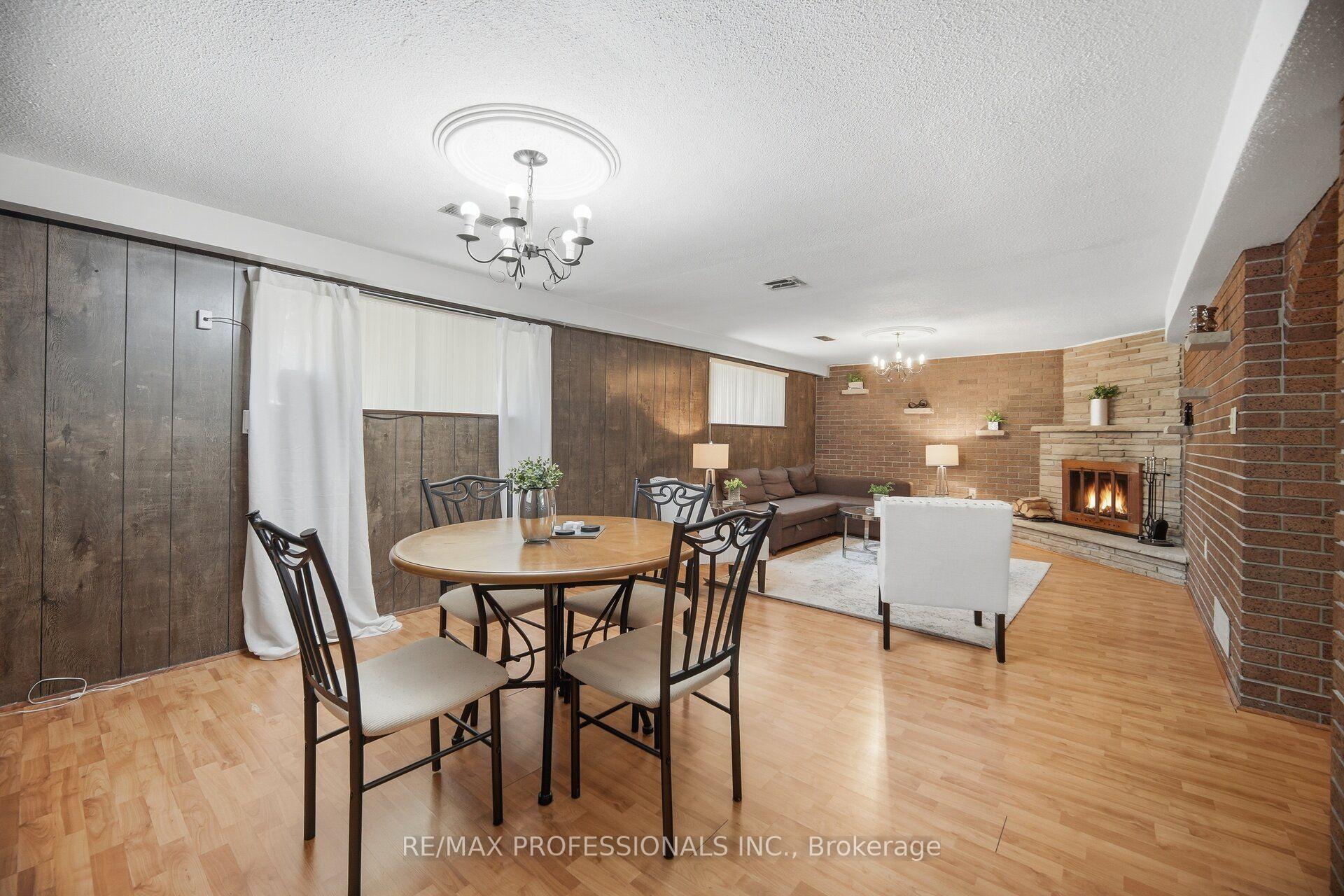 Photo 35 of 171 Regina Avenue, Toronto, Englemount-Lawrence — HOMEH