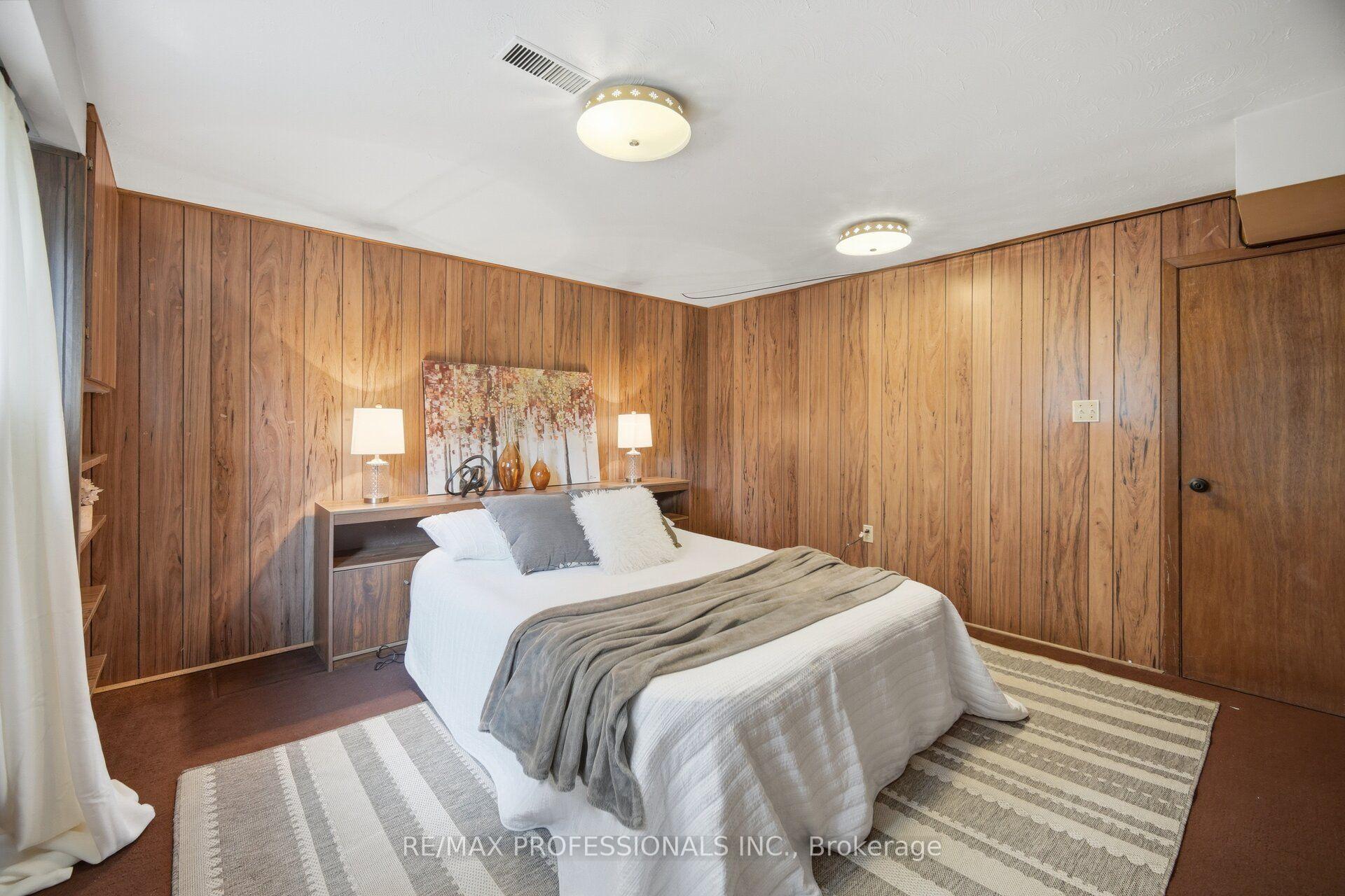 Photo 40 of 171 Regina Avenue, Toronto, Englemount-Lawrence — HOMEH