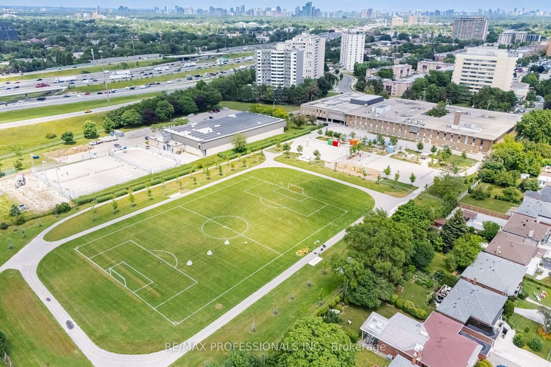 Photo 48 of 171 Regina Avenue, Toronto, Englemount-Lawrence — HOMEH