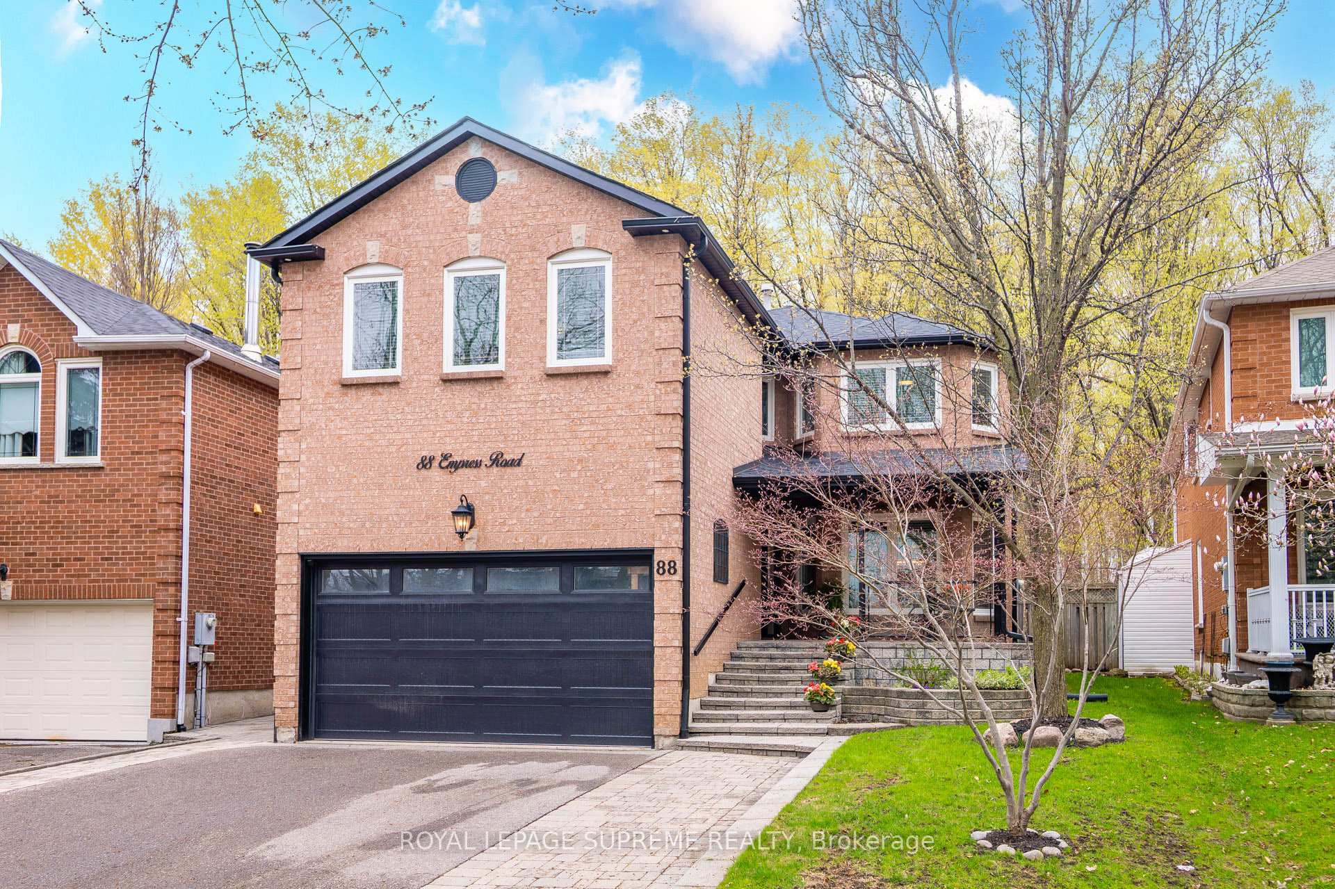 Photo 3 of 88 Empress Road, Vaughan, Maple — HOMEH