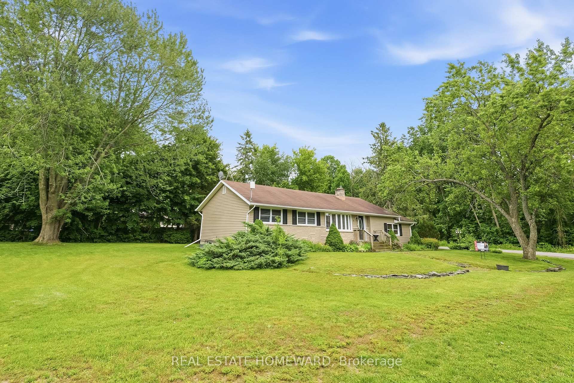 Photo 5 of 4 Wayne Crescent, Quinte West, Murray Ward — HOMEH