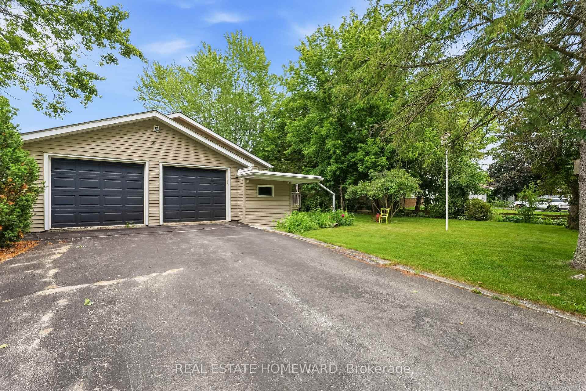 Photo 7 of 4 Wayne Crescent, Quinte West, Murray Ward — HOMEH