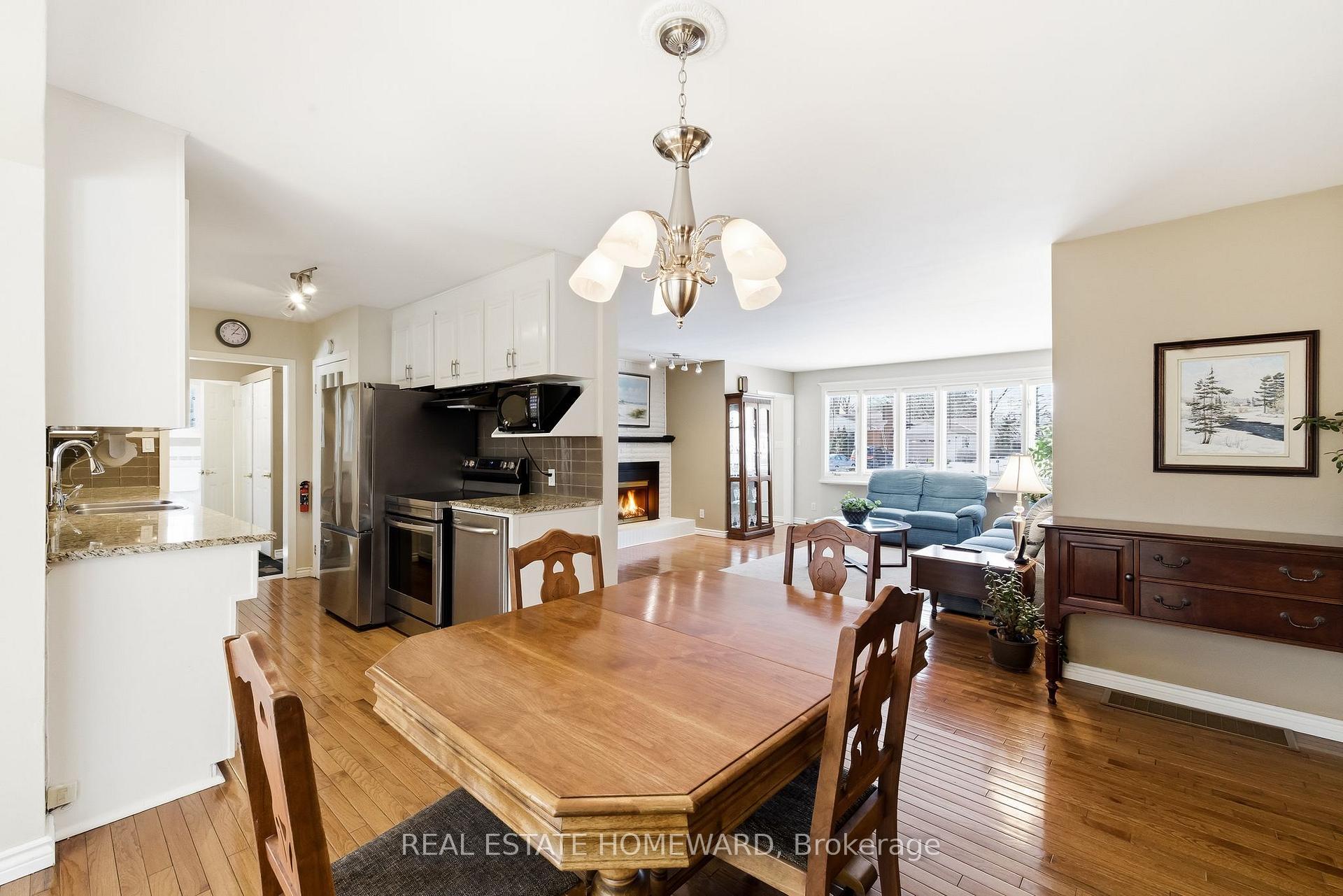 Photo 16 of 4 Wayne Crescent, Quinte West, Murray Ward — HOMEH