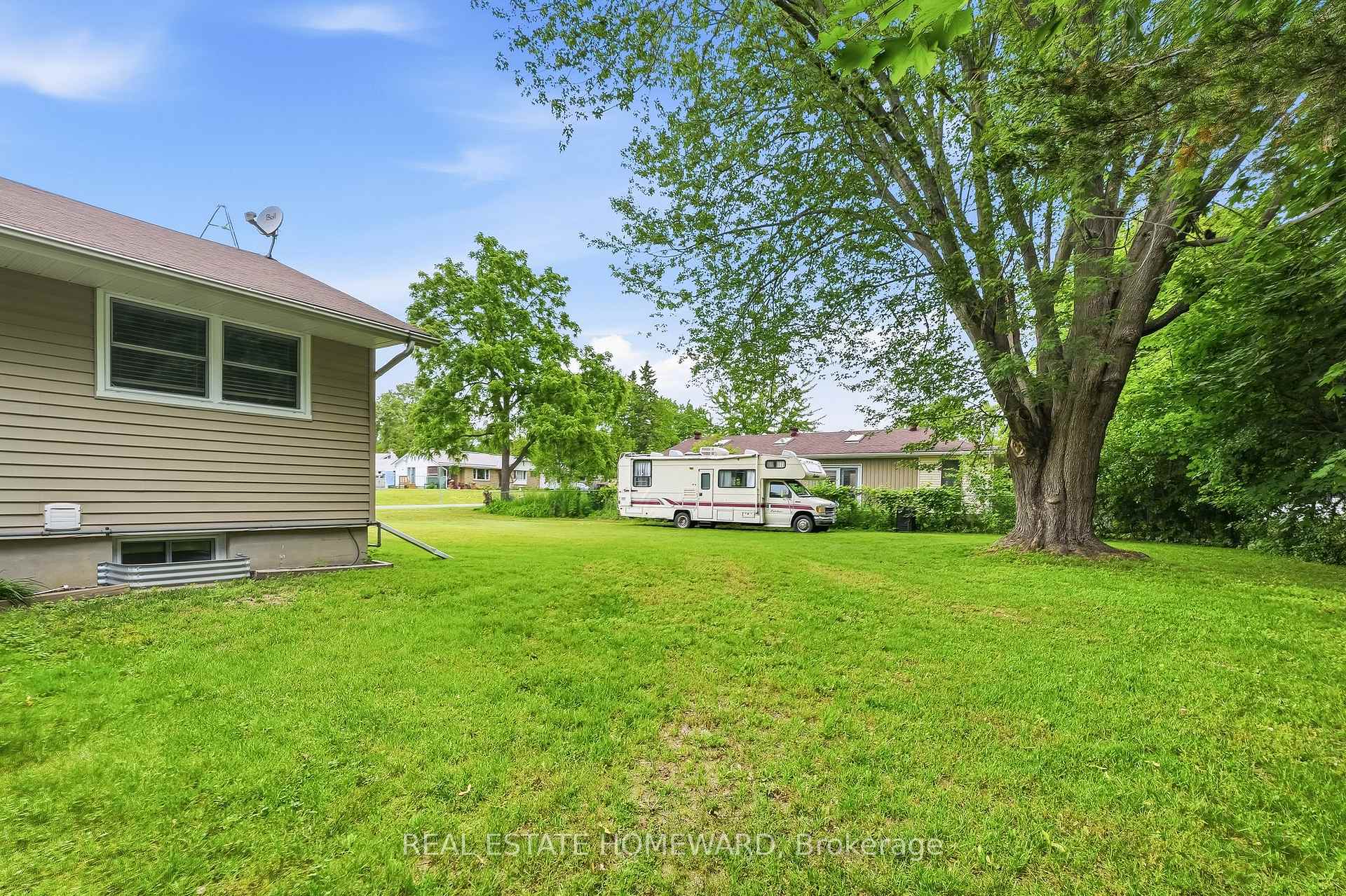 Photo 40 of 4 Wayne Crescent, Quinte West, Murray Ward — HOMEH