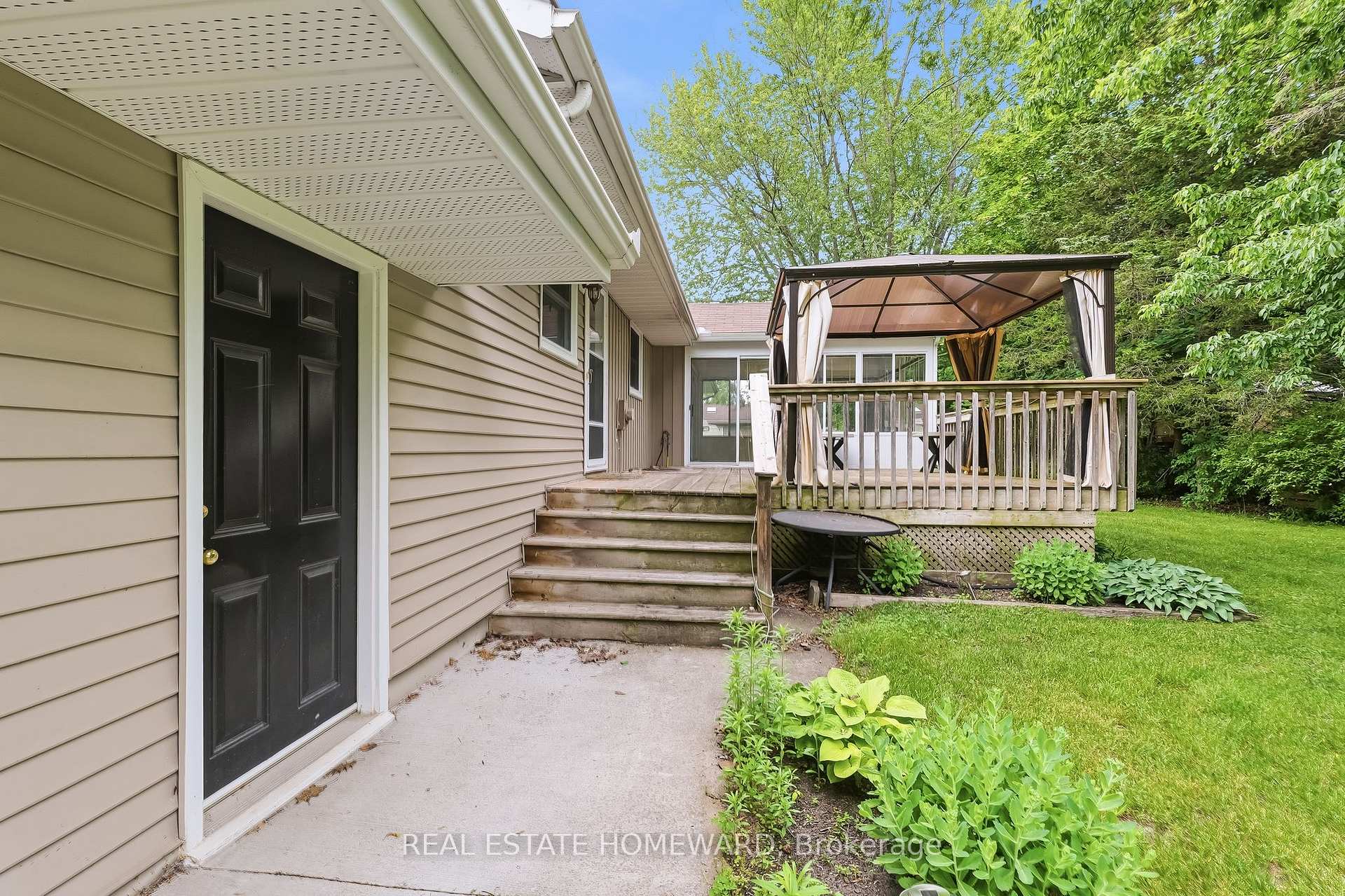 Photo 45 of 4 Wayne Crescent, Quinte West, Murray Ward — HOMEH