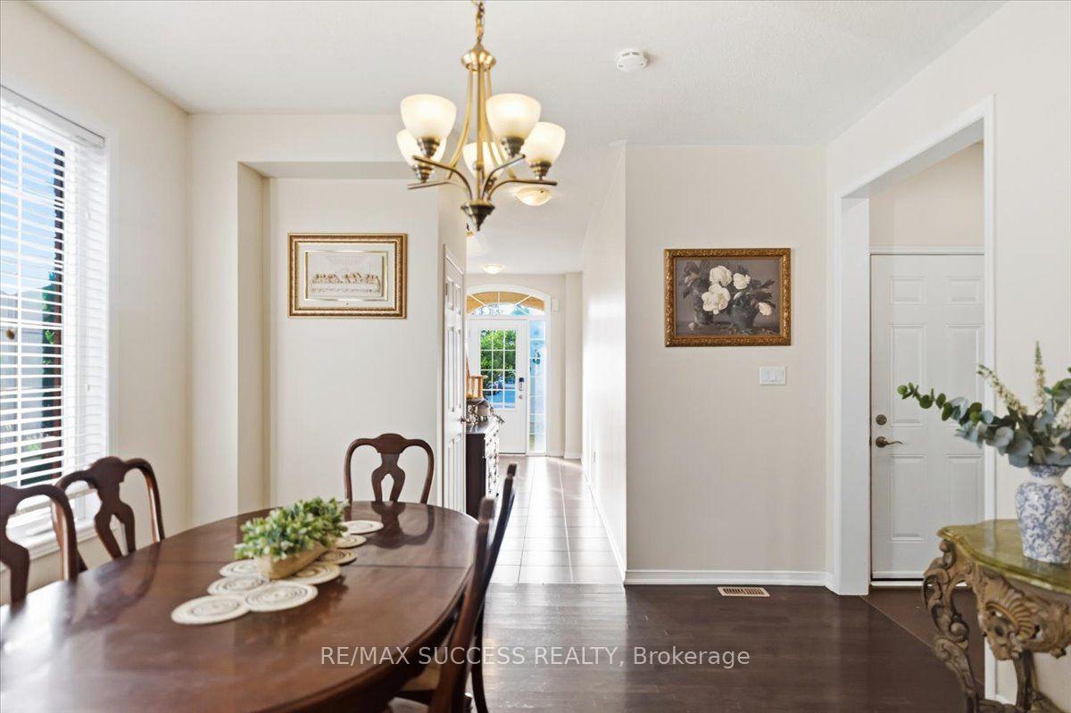 Photo 6 of 205 Nisbet Boulevard, Hamilton, Waterdown — HOMEH