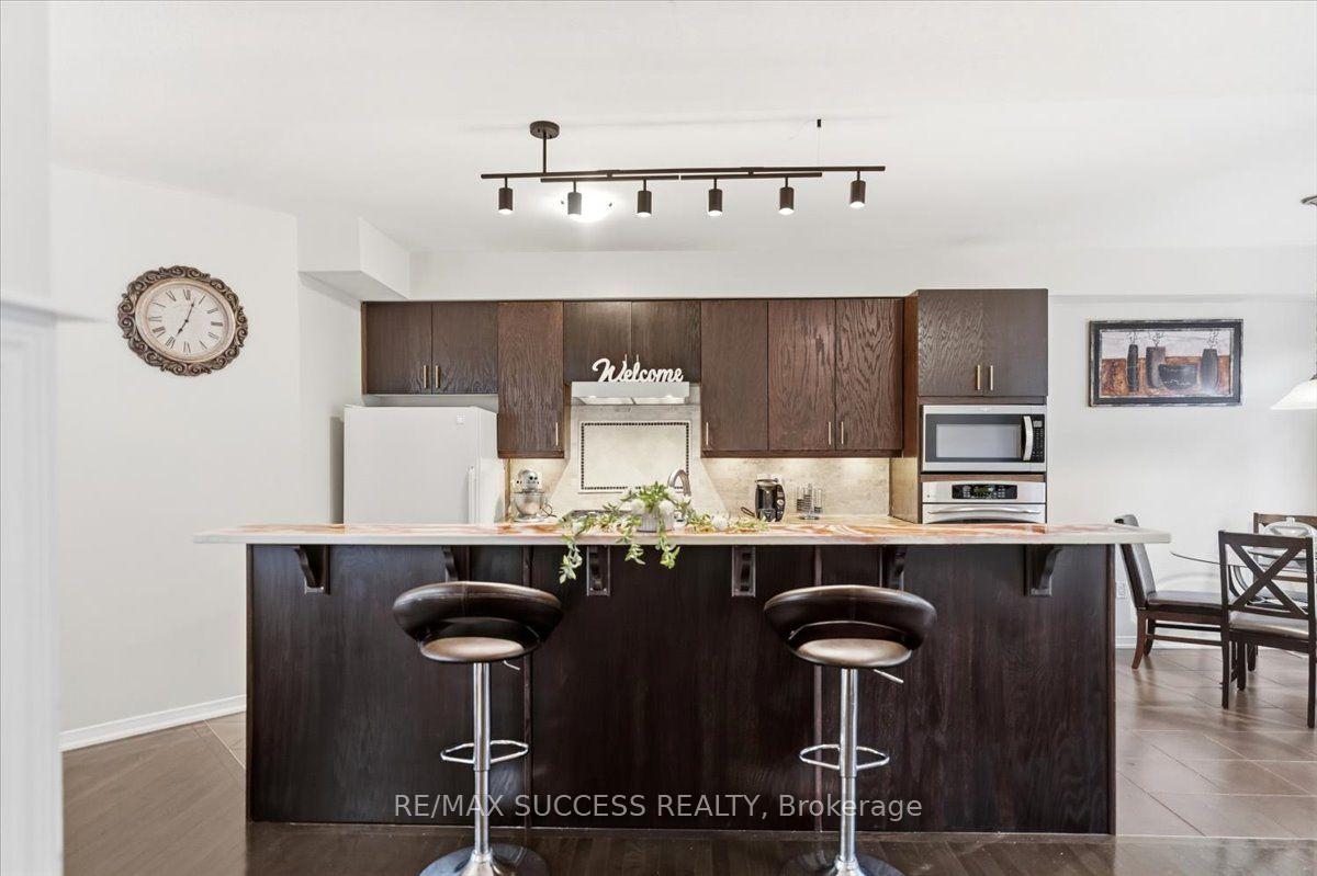 Photo 14 of 205 Nisbet Boulevard, Hamilton, Waterdown — HOMEH