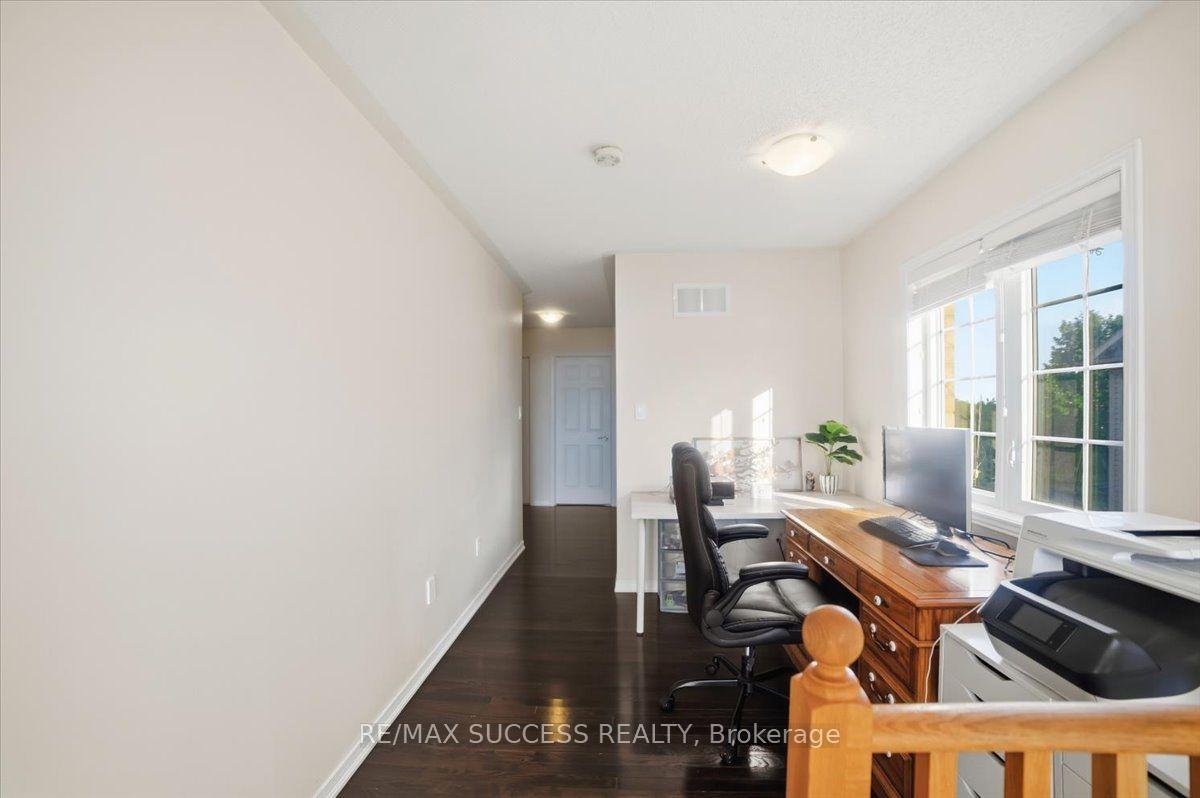 Photo 23 of 205 Nisbet Boulevard, Hamilton, Waterdown — HOMEH