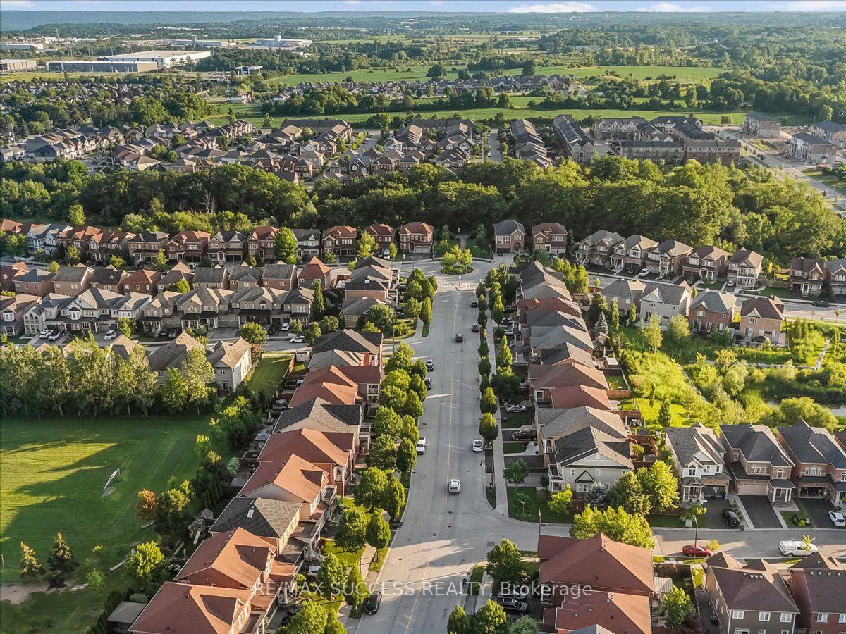 Photo 48 of 205 Nisbet Boulevard, Hamilton, Waterdown — HOMEH