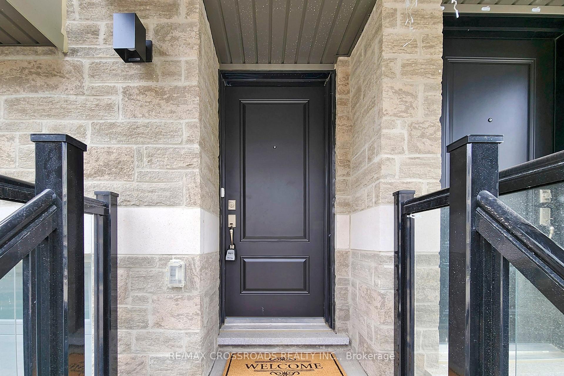 Photo 3 of 781 Kootenay Path, Oshawa, Donevan — HOMEH